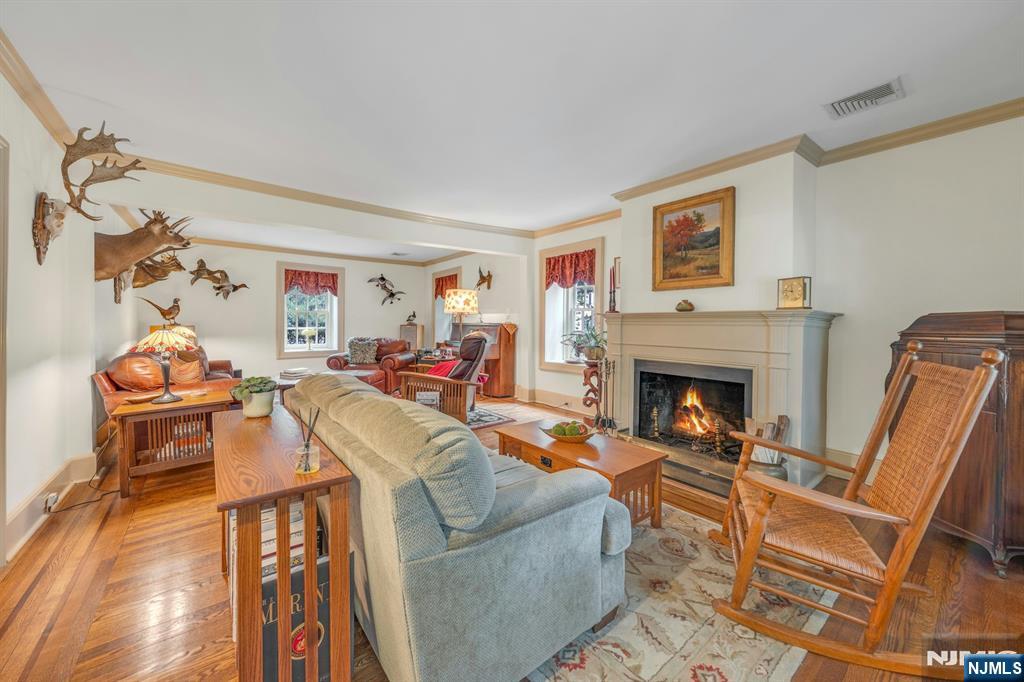 Park Ridge, New Jersey, 07656, United States, 4 Bedrooms Bedrooms, ,3 BathroomsBathrooms,Residential,For Sale,1927365