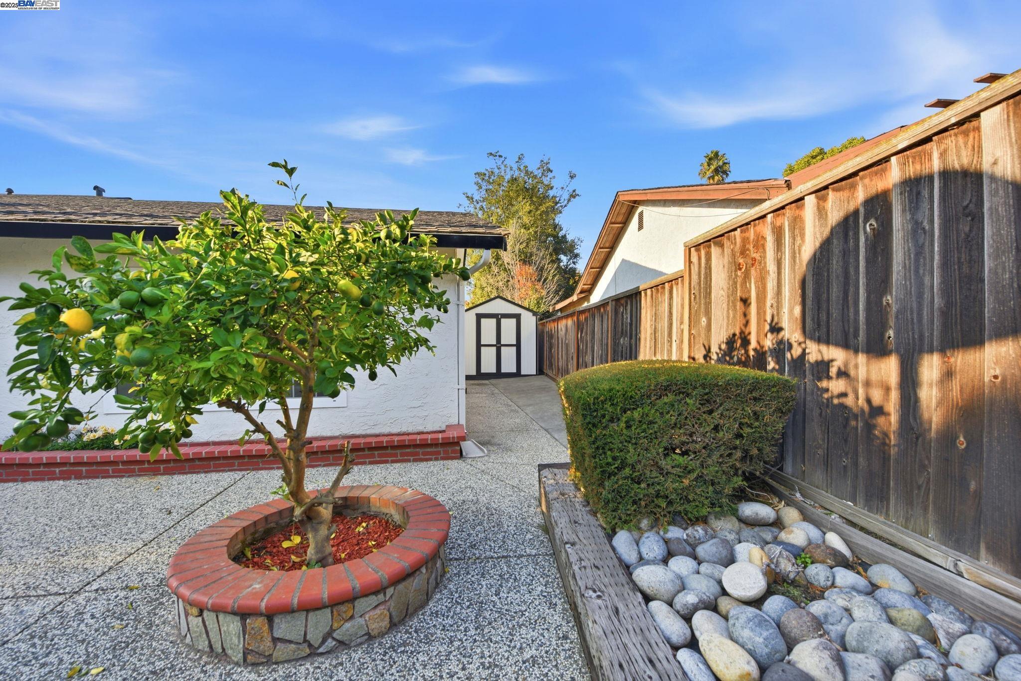 Union City, California, 94587, United States, 3 Bedrooms Bedrooms, ,2 BathroomsBathrooms,Residential,For Sale,2002986