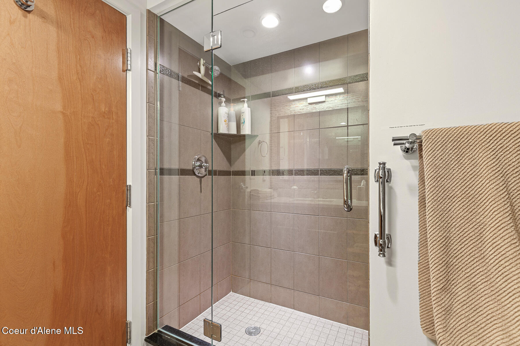 Coeur d'Alene, Idaho, 83814, United States, 2 Bedrooms Bedrooms, ,2 BathroomsBathrooms,Residential,For Sale,2007822