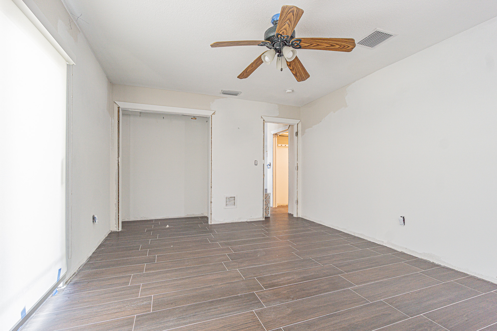 St. Petersburg, Florida, 33704, United States, 4 Bedrooms Bedrooms, ,3 BathroomsBathrooms,Residential,For Sale,1979413