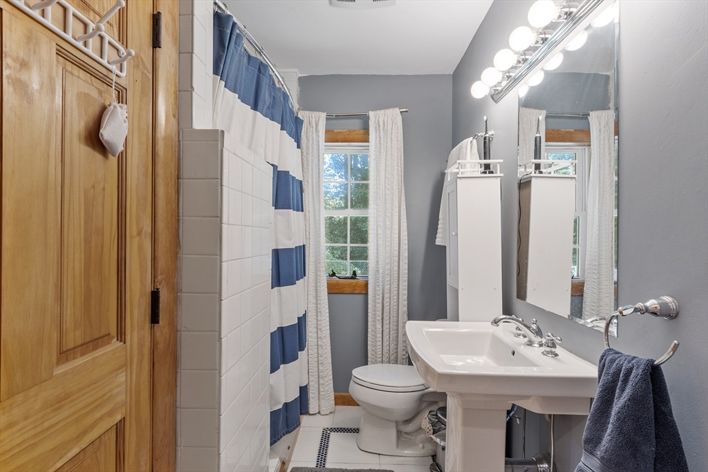 Framingham, Massachusetts, 01701, United States, 4 Bedrooms Bedrooms, ,3 BathroomsBathrooms,Residential,For Sale,1939196