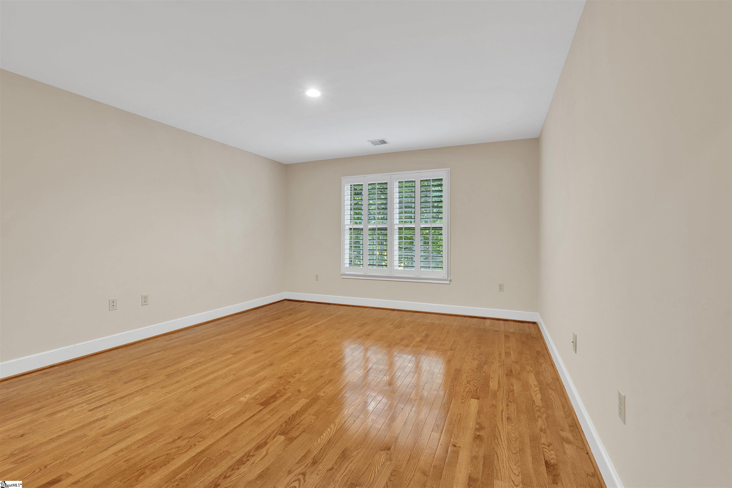 Spartanburg, South Carolina, 29306, United States, 4 Bedrooms Bedrooms, ,5 BathroomsBathrooms,Residential,For Sale,1913209