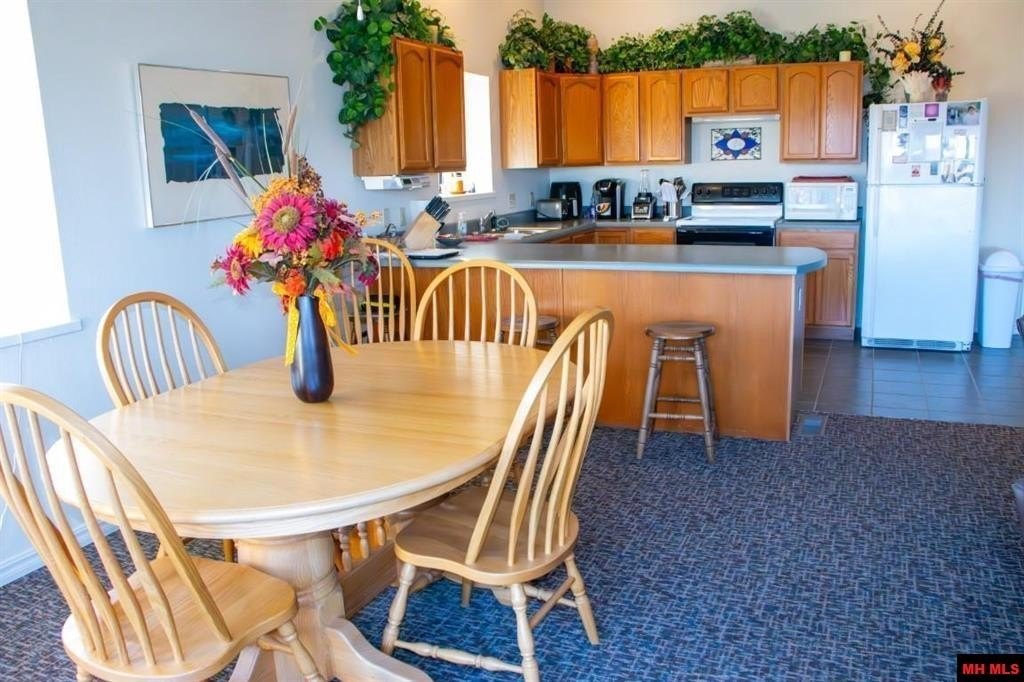 Mountain Home, Arkansas, 72653, United States, 1 Bedroom Bedrooms, ,1 BathroomBathrooms,Residential,For Sale,1974549