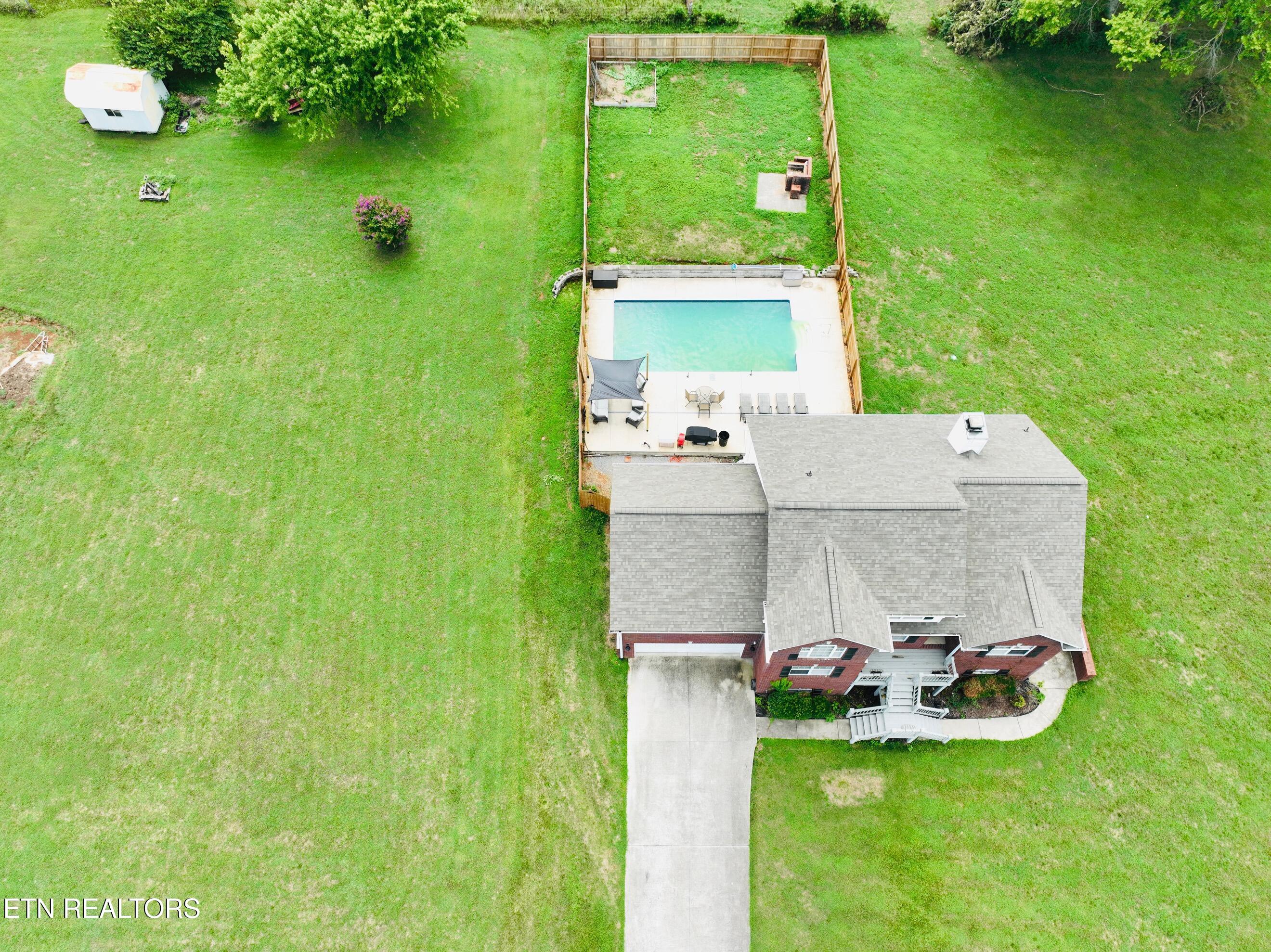 Friendsville, Tennessee, 37737, United States, 3 Bedrooms Bedrooms, ,4 BathroomsBathrooms,Residential,For Sale,1962671