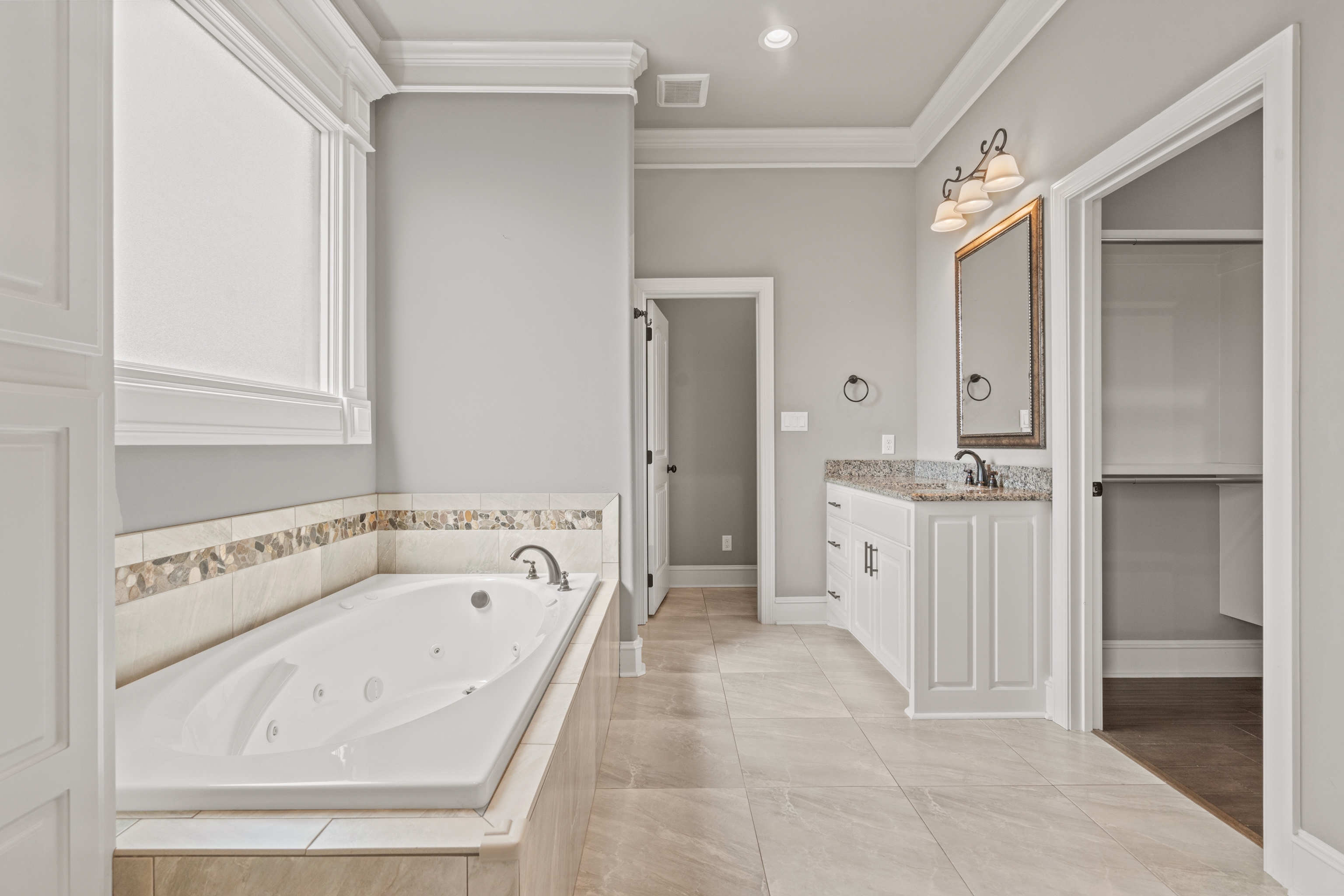 Hot Springs, Arkansas, 71901, United States, 4 Bedrooms Bedrooms, ,4 BathroomsBathrooms,Residential,For Sale,1760165