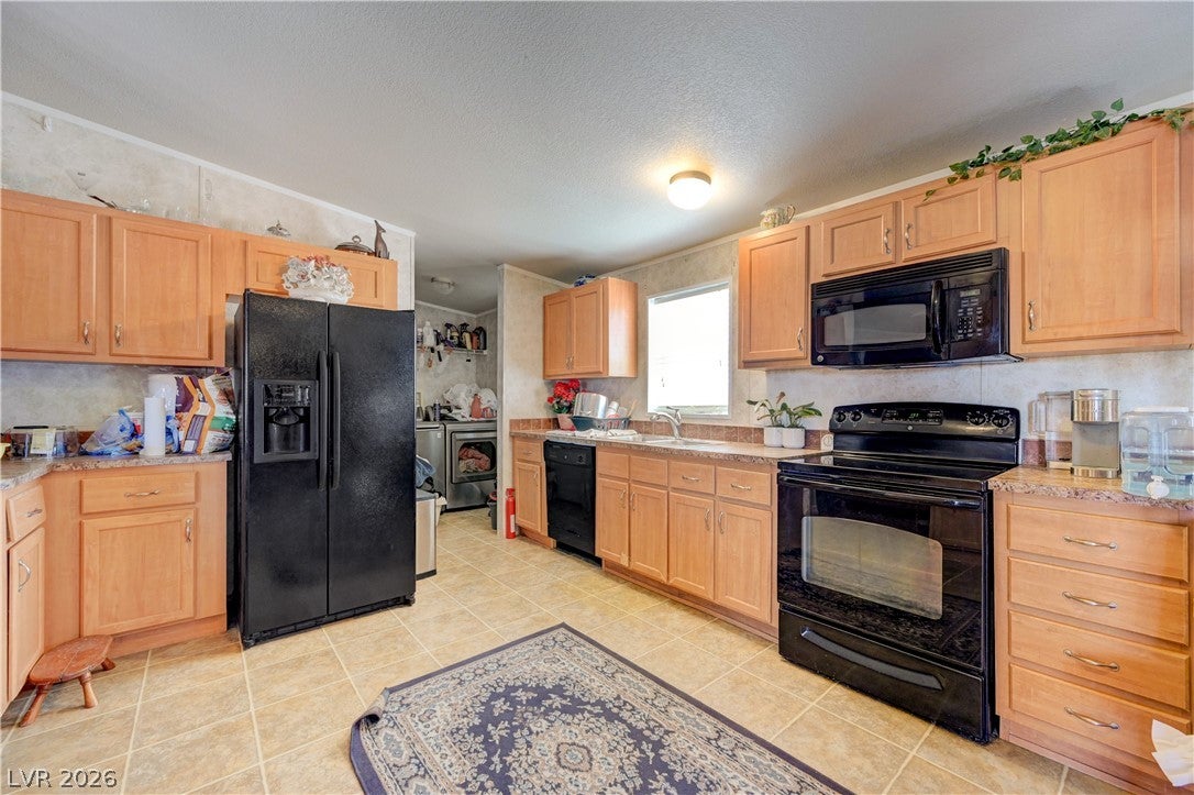 Las Vegas, Nevada, 89161, United States, 3 Bedrooms Bedrooms, ,2 BathroomsBathrooms,Residential,For Sale,2032219