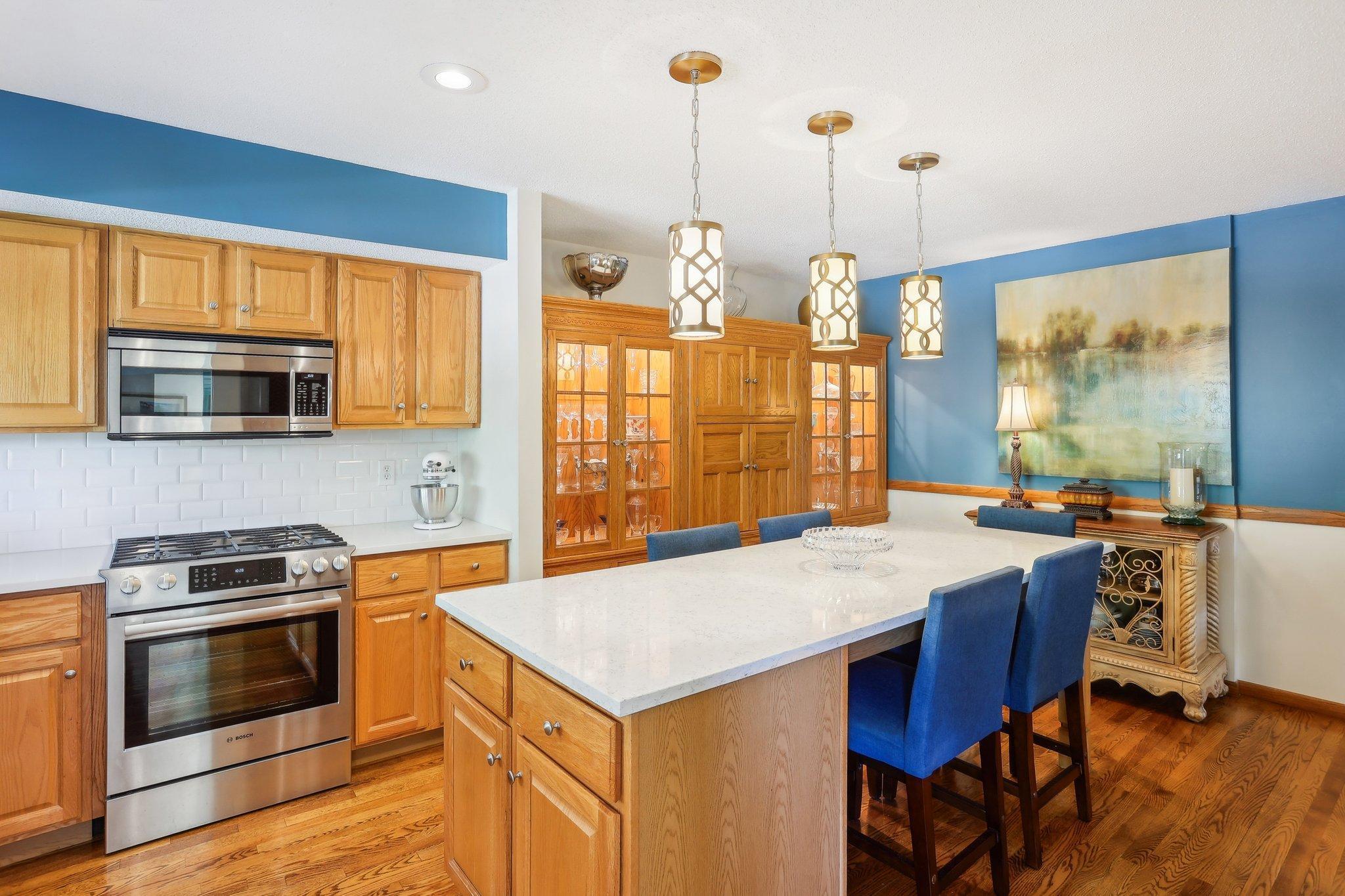Edina, Minnesota, 55439, United States, 2 Bedrooms Bedrooms, ,3 BathroomsBathrooms,Residential,For Sale,1820089