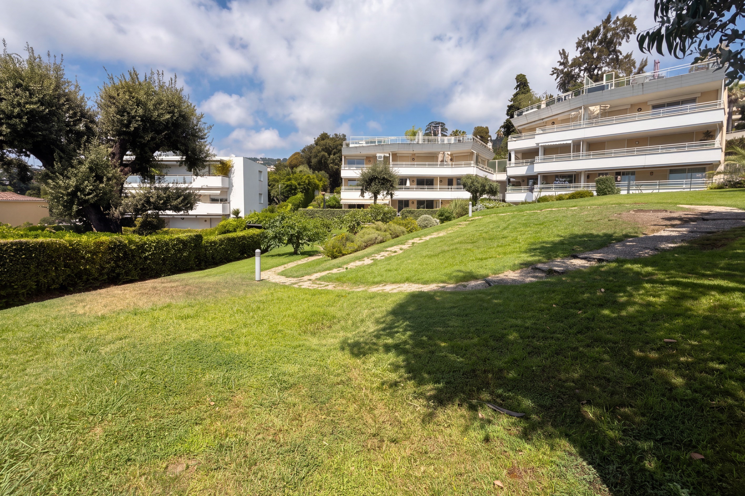  Cannes La Californie, one bedroom apartment with south facing terrace and garden - 物件實景