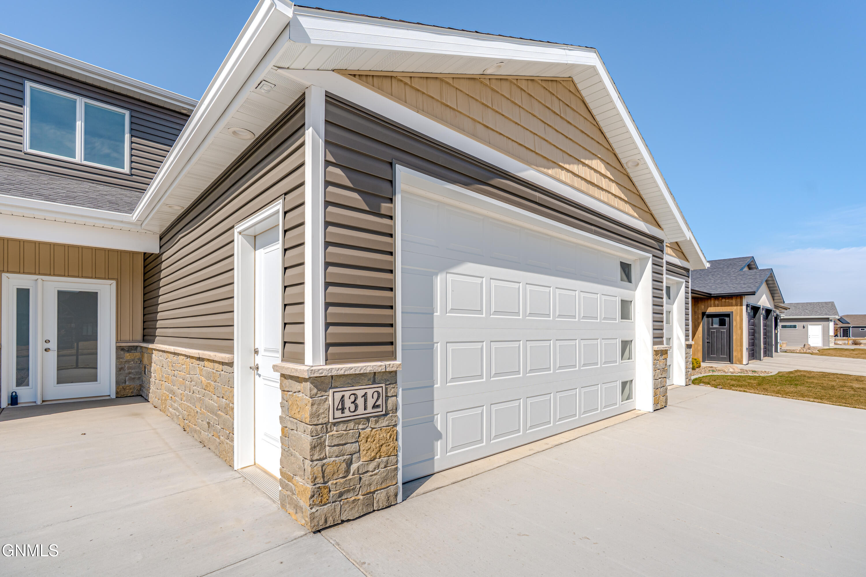 Bismarck, North Dakota, 58504, United States, 3 Bedrooms Bedrooms, ,3 BathroomsBathrooms,Residential,For Sale,2032650