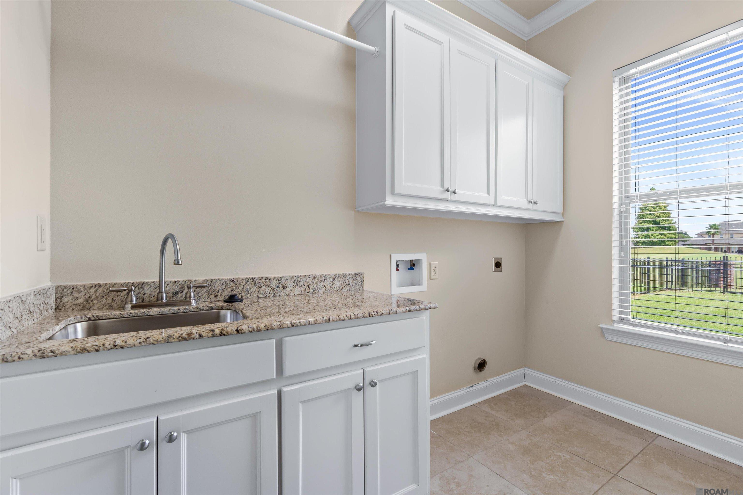 Gonzales, Louisiana, 70737, United States, 5 Bedrooms Bedrooms, ,3 BathroomsBathrooms,Residential,For Sale,1915679