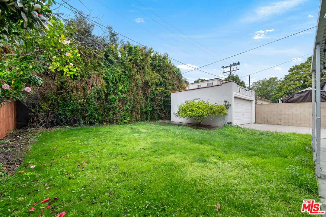 Beverly Hills, California, 90211, United States, 3 Bedrooms Bedrooms, ,2 BathroomsBathrooms,Residential,For Sale,1895625