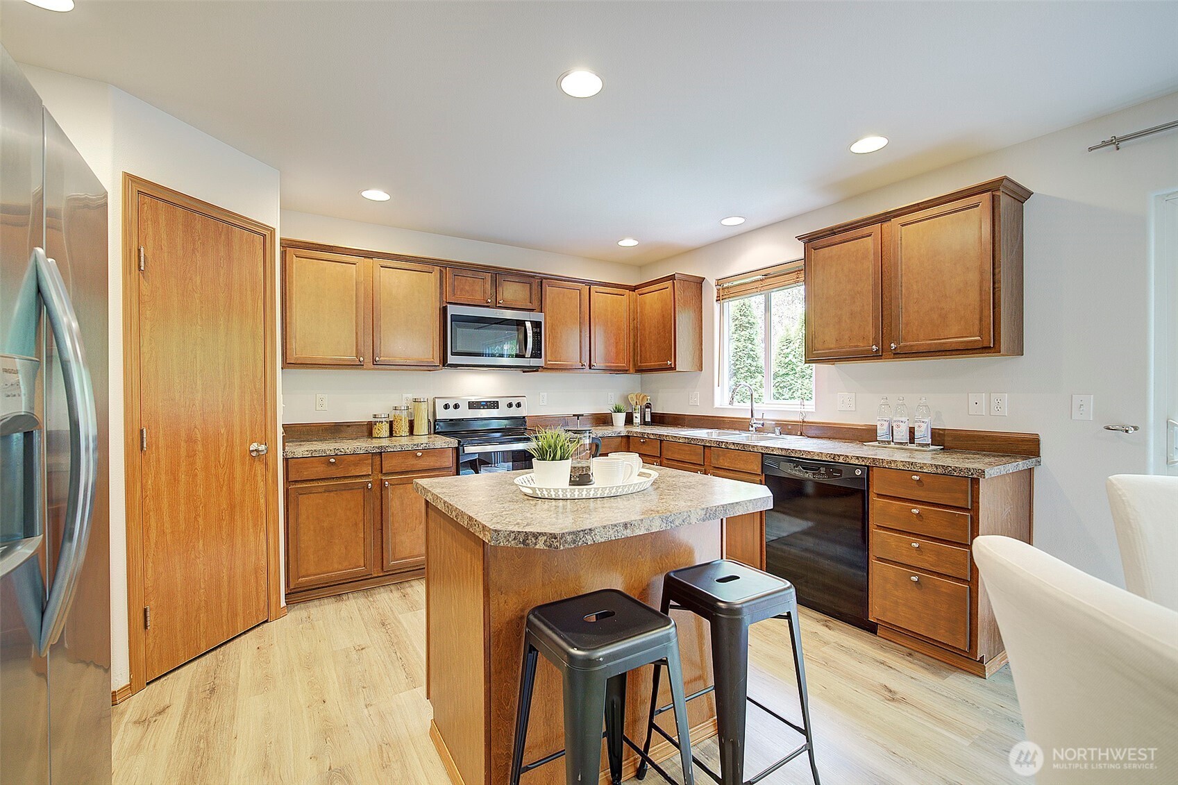 Mill Creek, Washington, 99012, United States, 4 Bedrooms Bedrooms, ,3 BathroomsBathrooms,Residential,For Sale,1942132
