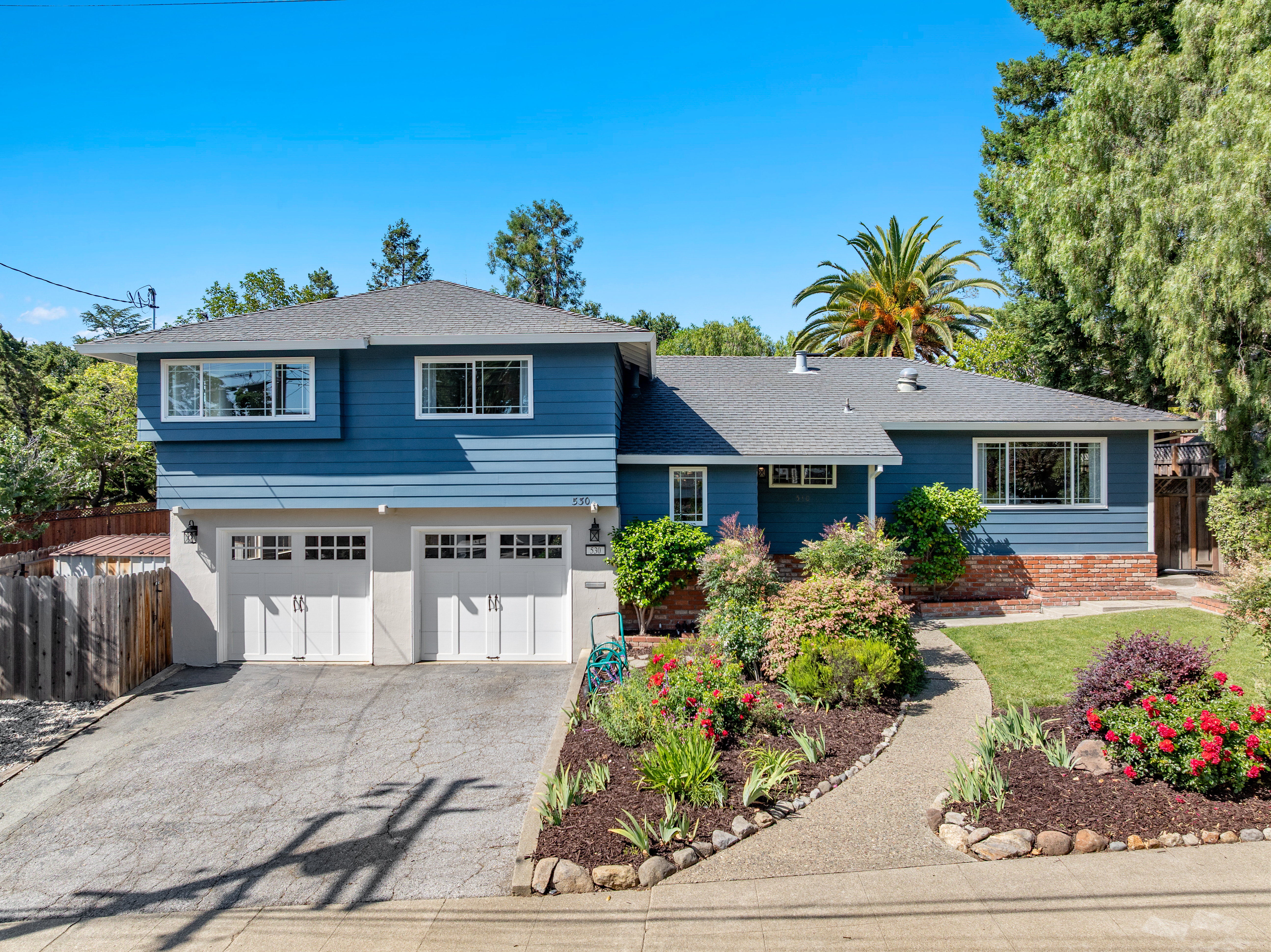  Redwood City Retreat with Exceptional Outdoor Living - 物件實景