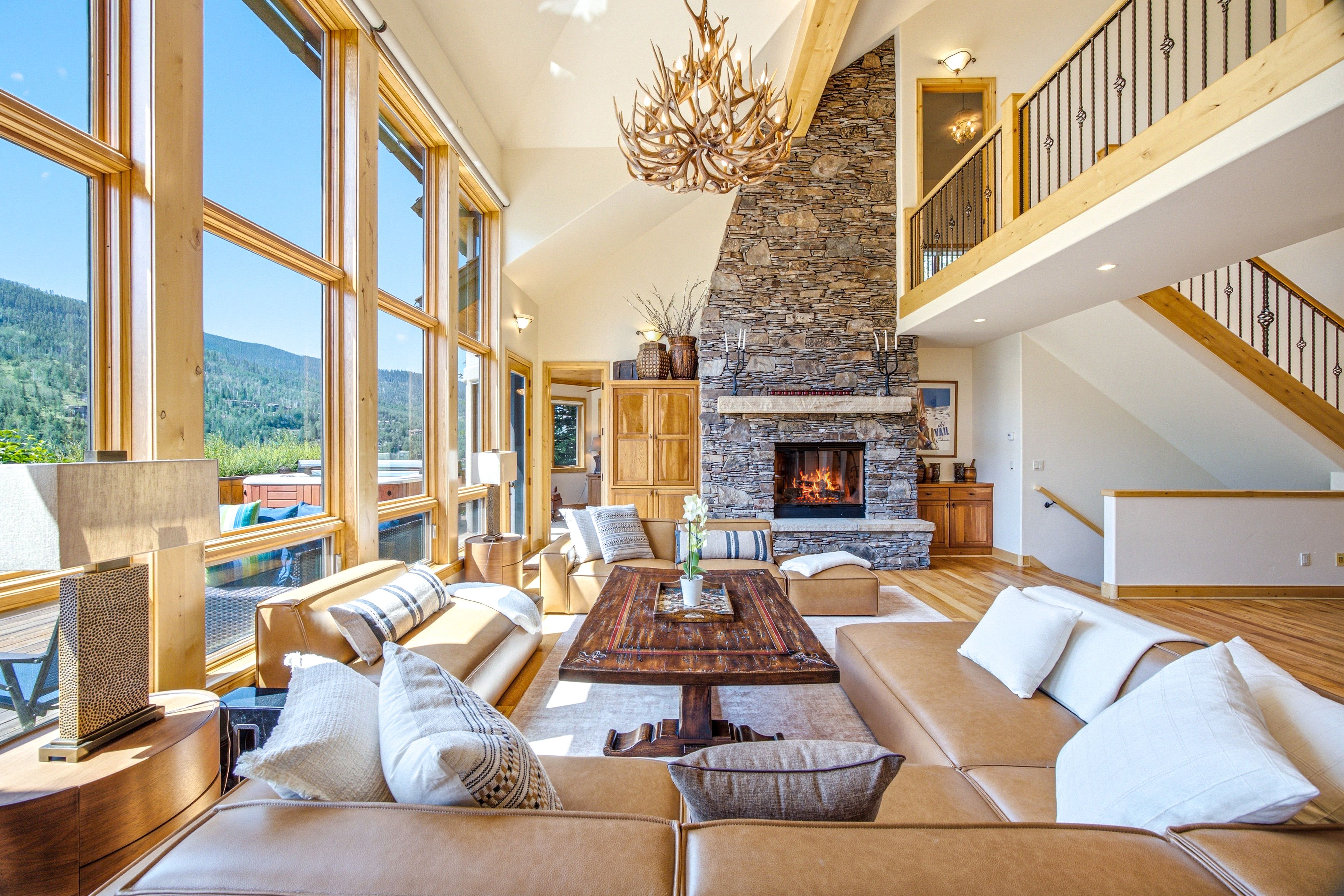  Custom-built, Single-family Home in the Exclusive Grand Traverse Neighborhood - 物件實景