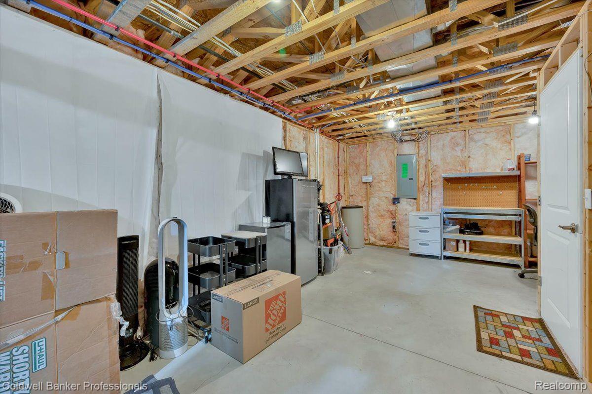 Oxford, Michigan, 48371, United States, 5 Bedrooms Bedrooms, ,4 BathroomsBathrooms,Residential,For Sale,1940303