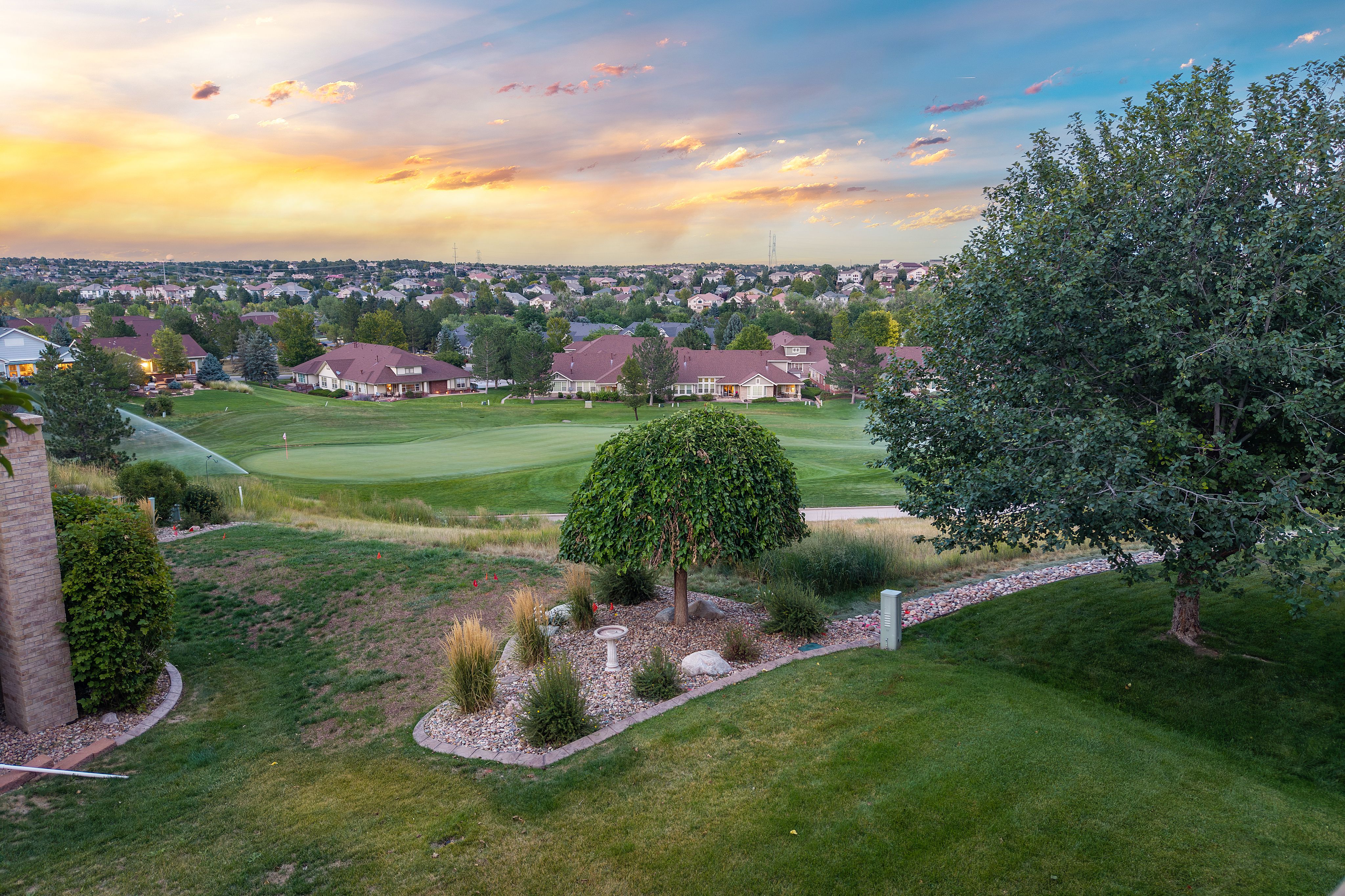  Perched high above the 5th green in Heritage Eagle Bend - 物件實景