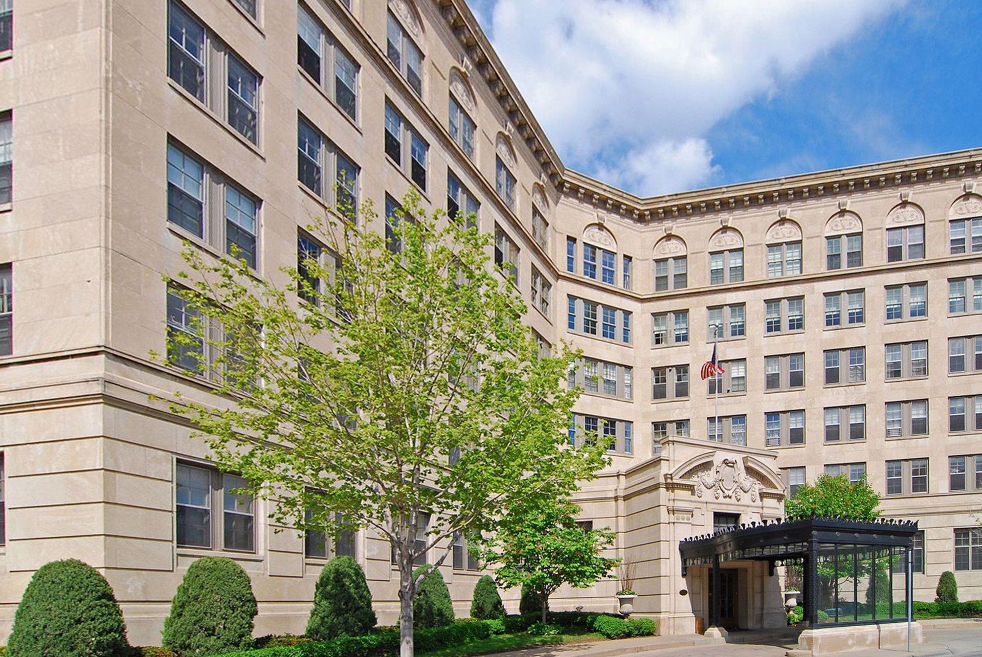 Minneapolis, Minnesota, 55403, United States, 2 Bedrooms Bedrooms, ,2 BathroomsBathrooms,Residential,For Sale,1926216
