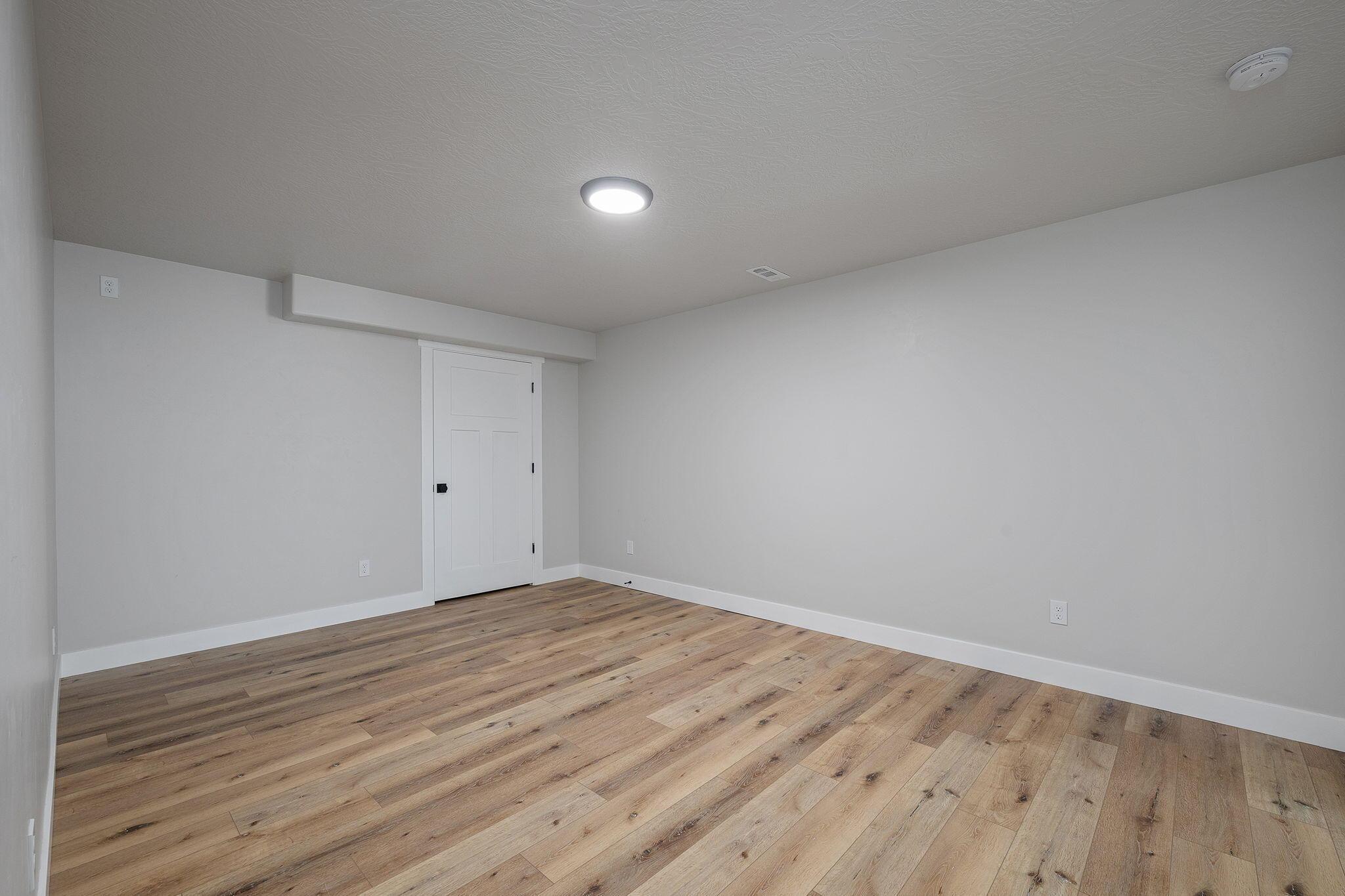 Cedar City, Utah, 84720, United States, 5 Bedrooms Bedrooms, ,4 BathroomsBathrooms,Residential,For Sale,1976034