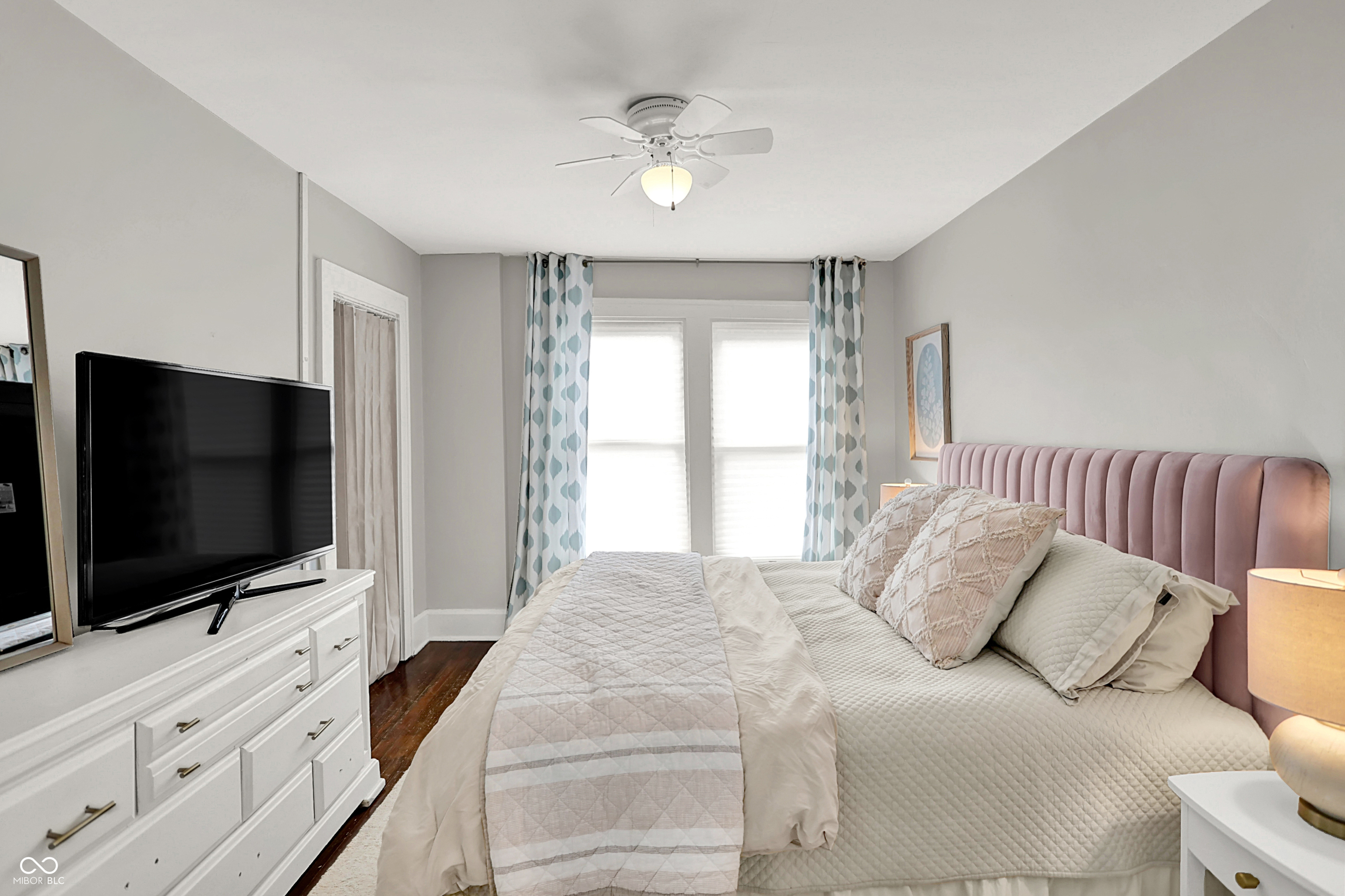 Indianapolis, Indiana, 46205, United States, 3 Bedrooms Bedrooms, ,2 BathroomsBathrooms,Residential,For Sale,2005360