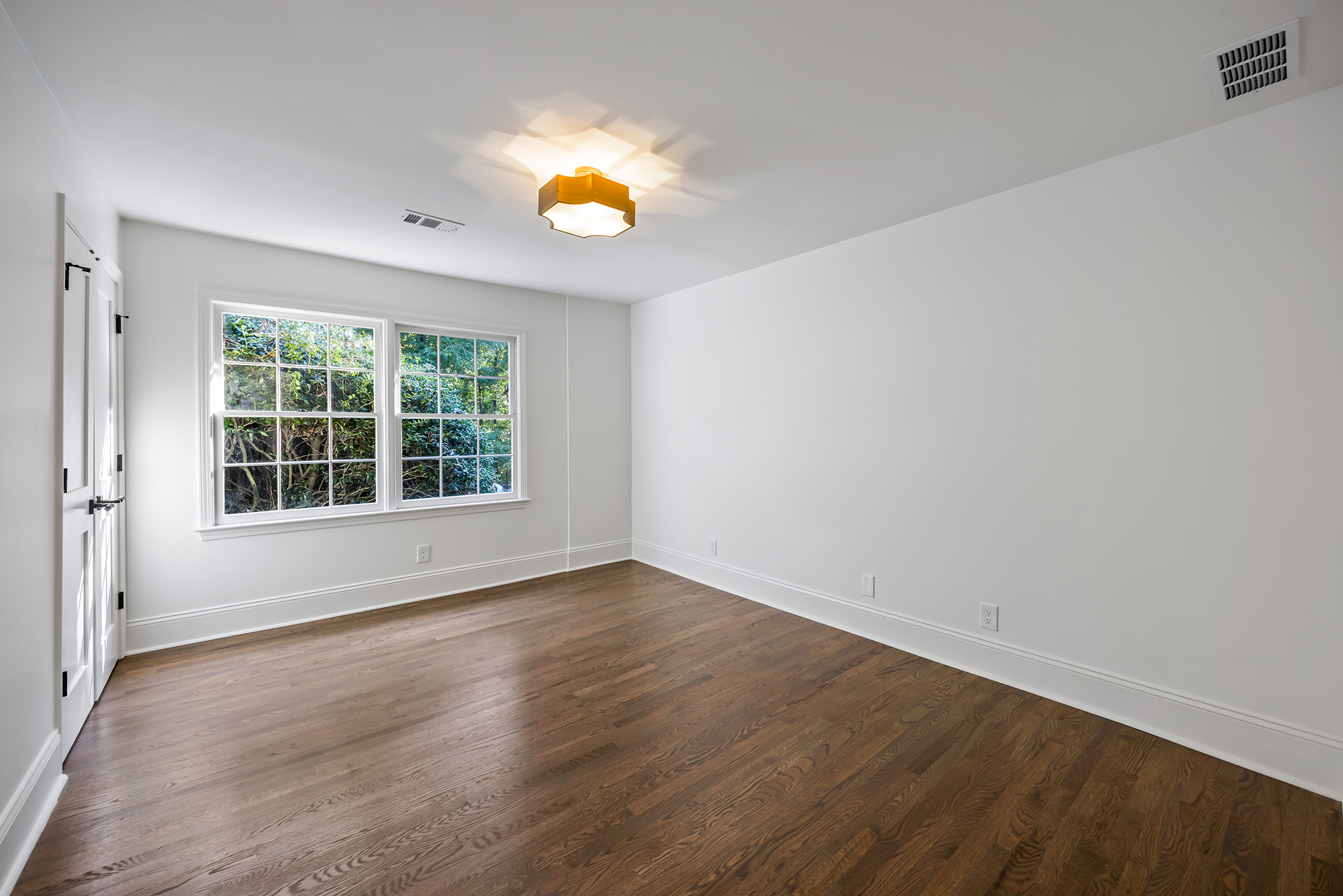  Timeless Architecture, Refined Interiors, and Modern Comfort in Sandy Springs - 物件實景