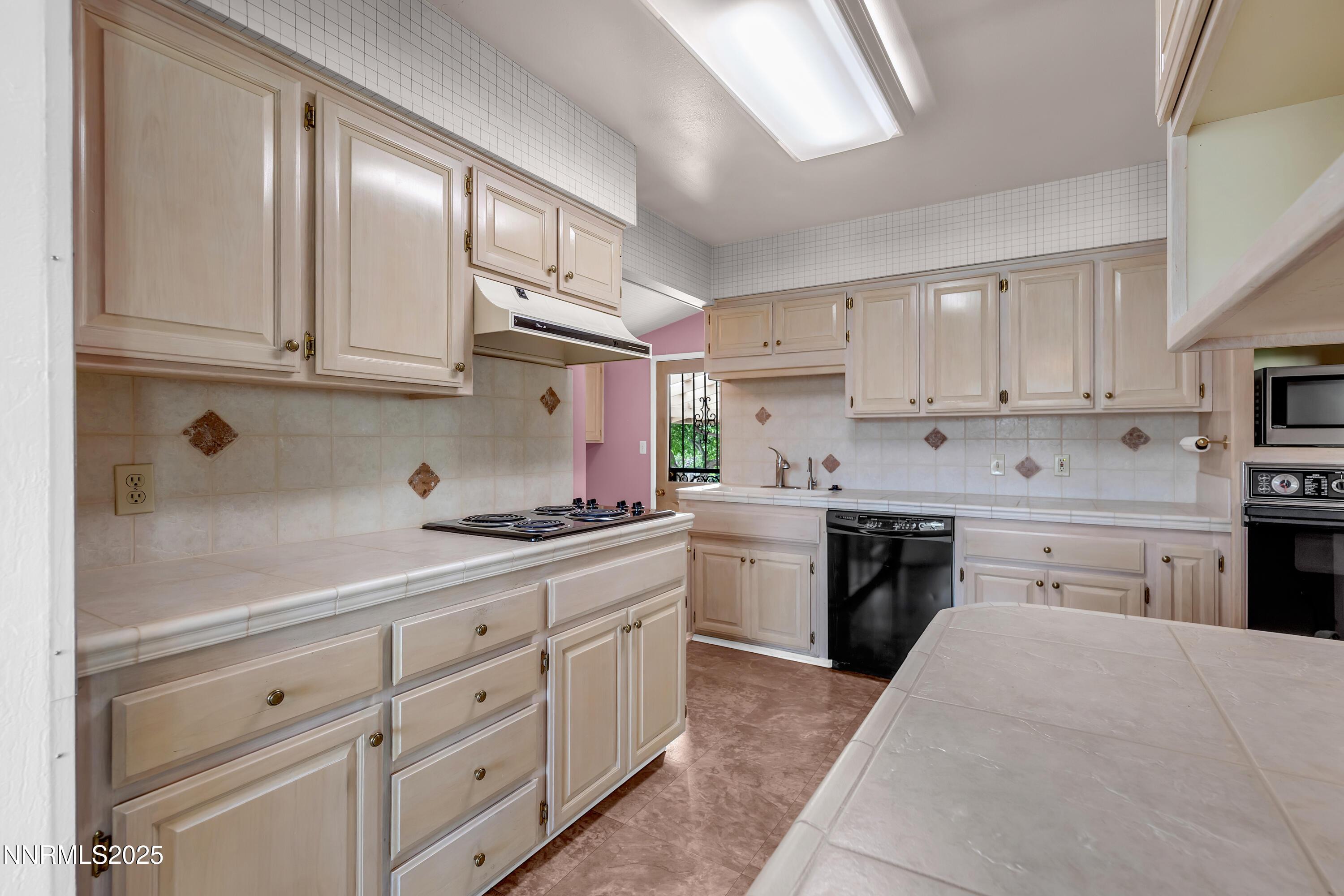 Reno, Nevada, 89503, United States, 4 Bedrooms Bedrooms, ,2 BathroomsBathrooms,Residential,For Sale,1849793