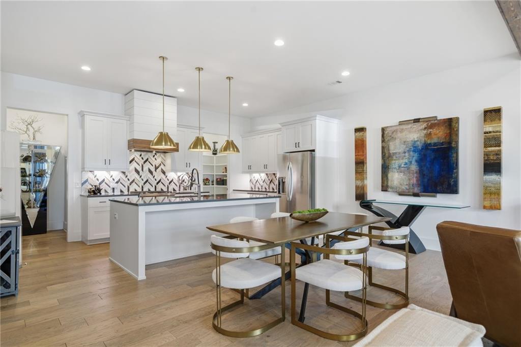 Alpharetta, Georgia, 30005, United States, 3 Bedrooms Bedrooms, ,4 BathroomsBathrooms,Residential,For Sale,1975008