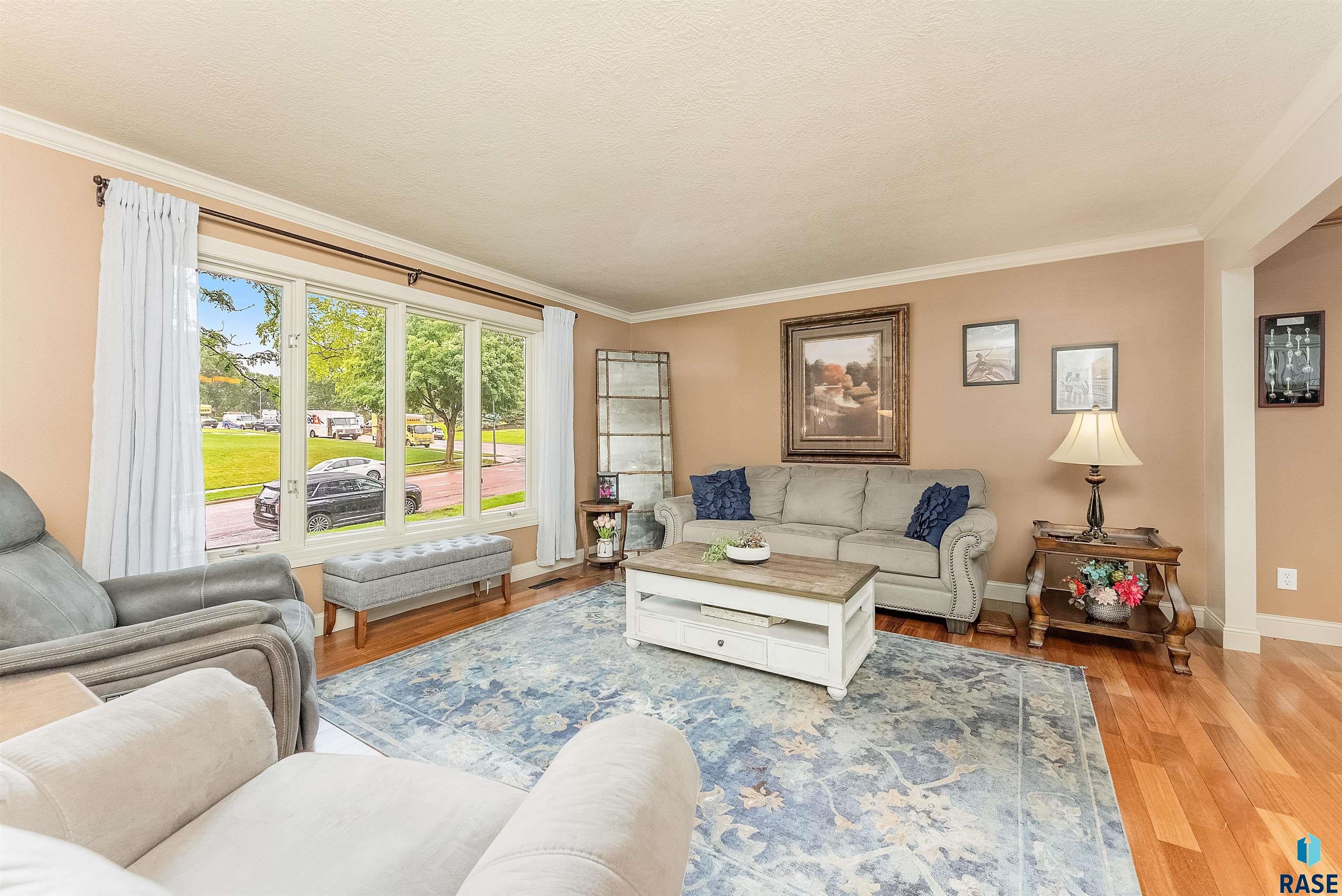 Sioux Falls, South Dakota, 57105, United States, 3 Bedrooms Bedrooms, ,2 BathroomsBathrooms,Residential,For Sale,1926722