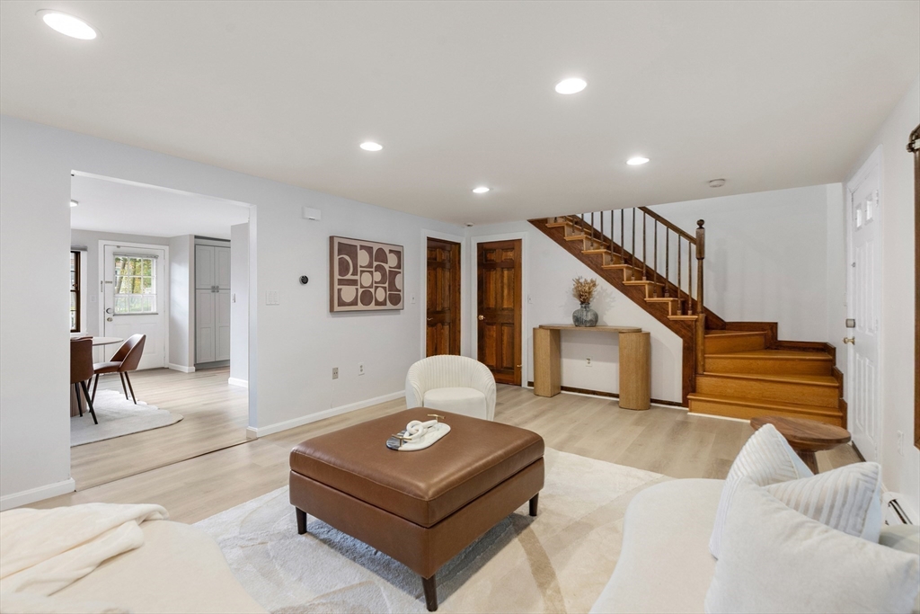 Malden, Massachusetts, 02148, United States, 2 Bedrooms Bedrooms, ,2 BathroomsBathrooms,Residential,For Sale,1993840