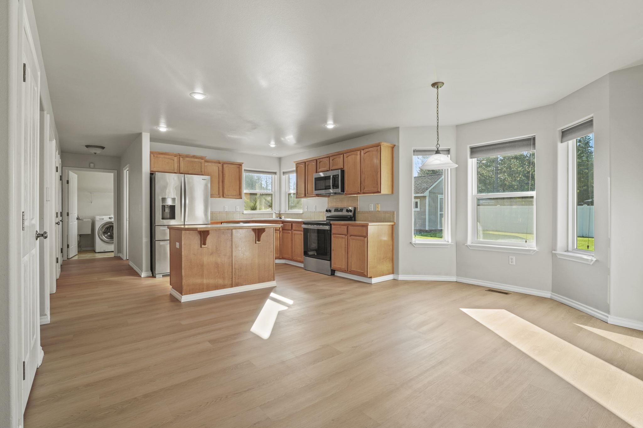 Mead, Washington, 99021, United States, 4 Bedrooms Bedrooms, ,4 BathroomsBathrooms,Residential,For Sale,1955187