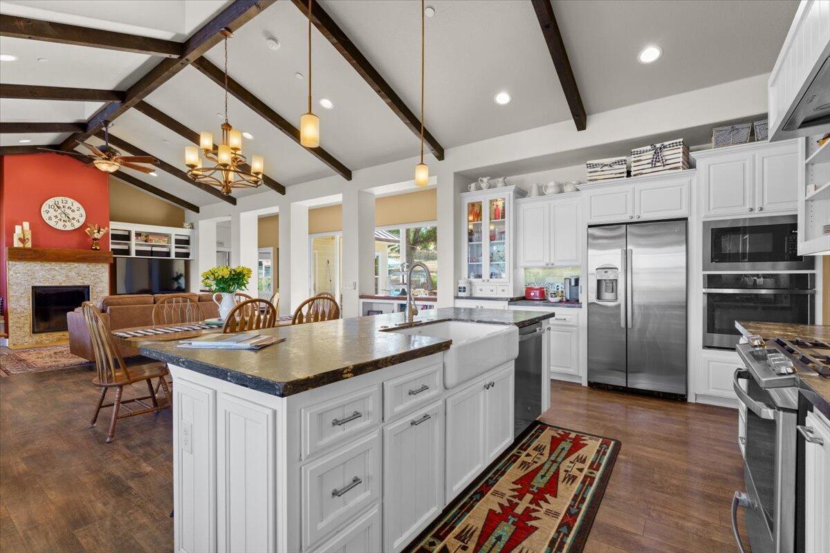 Red Bluff, California, 96080, United States, 3 Bedrooms Bedrooms, ,2 BathroomsBathrooms,Residential,For Sale,1949814