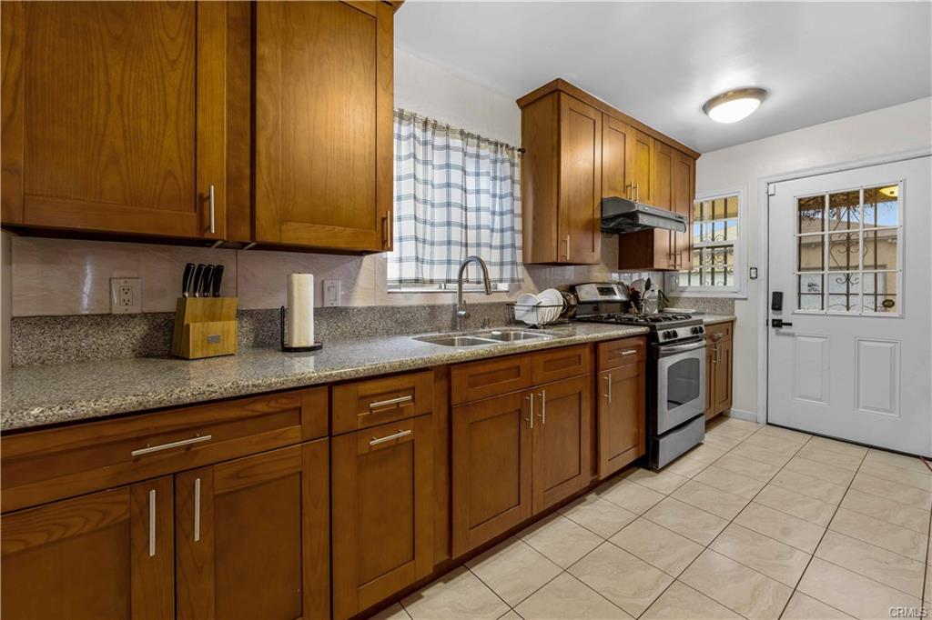 Montebello, California, 90640, United States, 2 Bedrooms Bedrooms, ,2 BathroomsBathrooms,Residential,For Sale,1981178