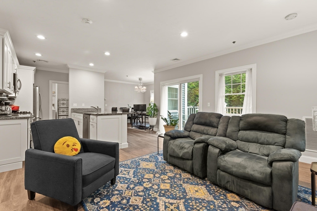 Holbrook, Massachusetts, 02343, United States, 2 Bedrooms Bedrooms, ,2 BathroomsBathrooms,Residential,For Sale,1957151