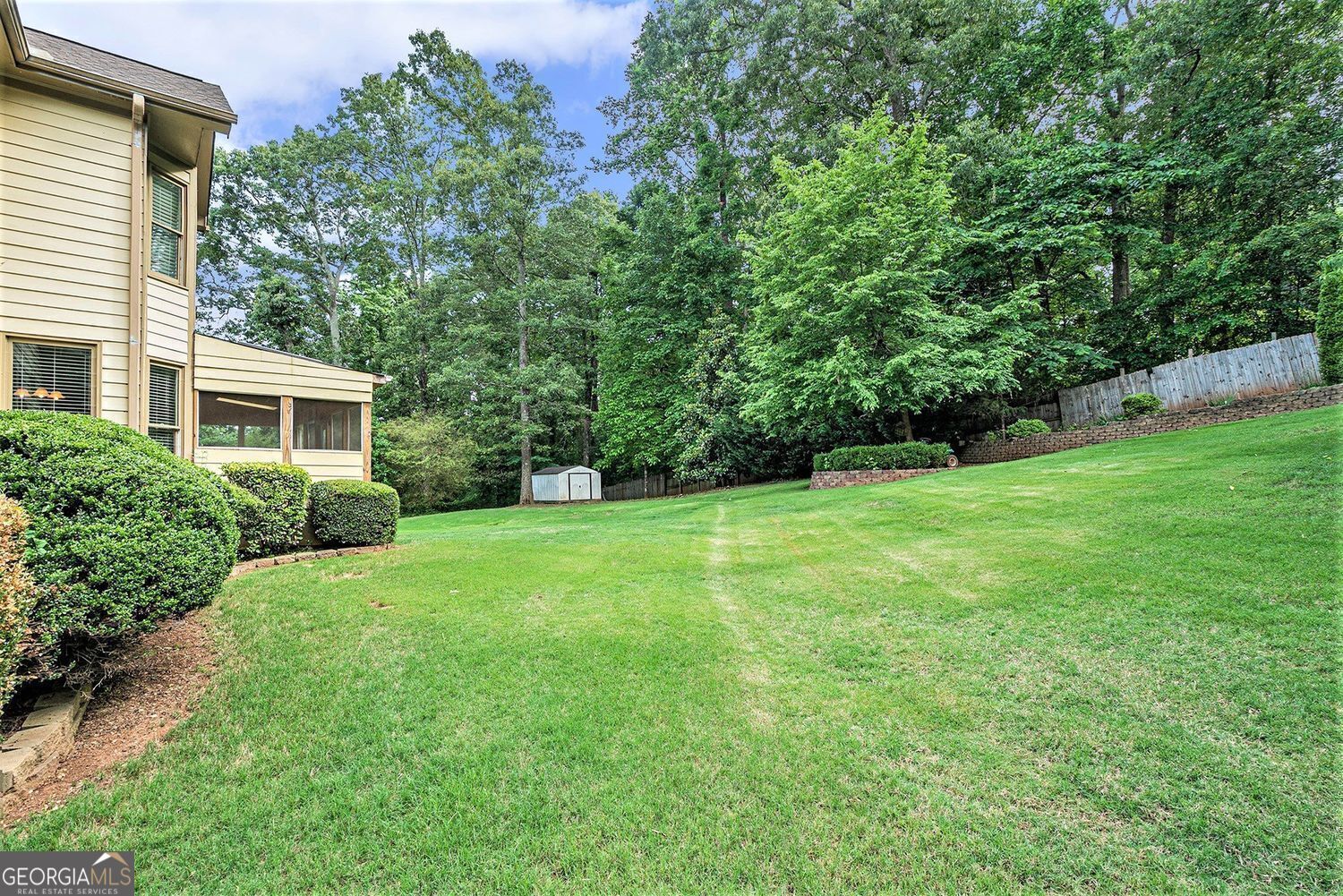 Snellville, Georgia, 30039, United States, 4 Bedrooms Bedrooms, ,5 BathroomsBathrooms,Residential,For Sale,1905137