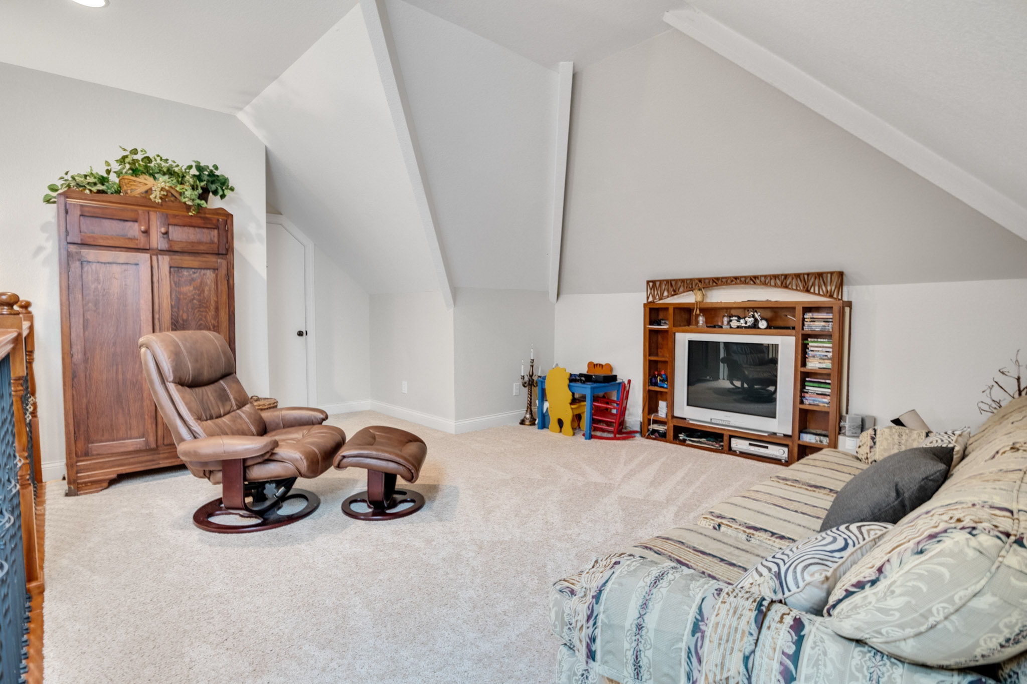 Sevierville, Tennessee, 37876, United States, 3 Bedrooms Bedrooms, ,3 BathroomsBathrooms,Residential,For Sale,1979818