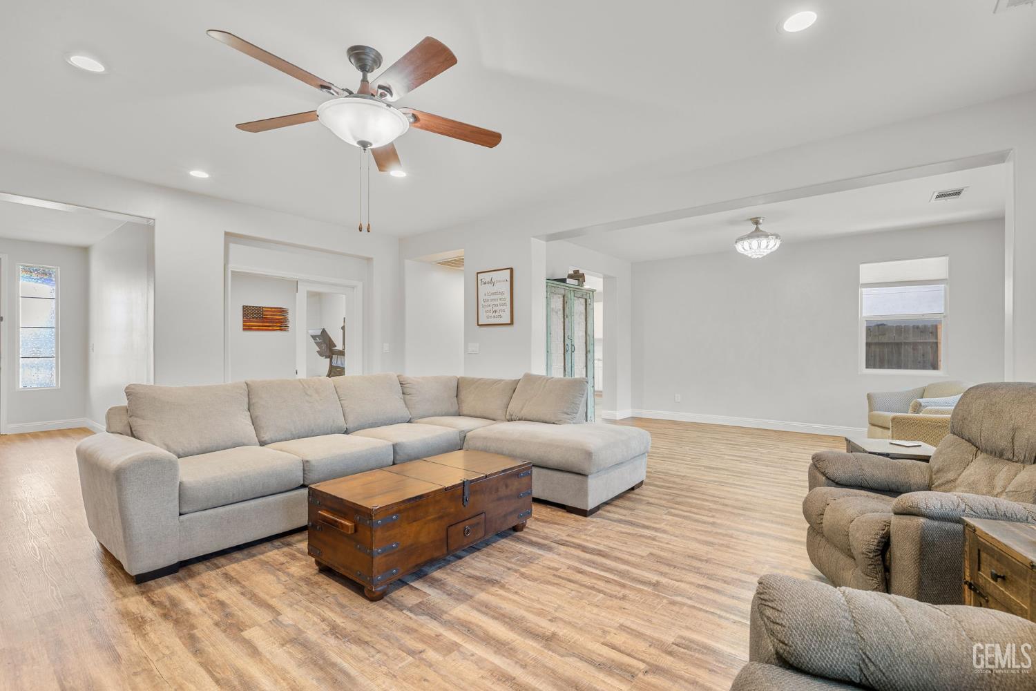 Bakersfield, California, 93312, United States, 3 Bedrooms Bedrooms, ,2 BathroomsBathrooms,Residential,For Sale,1989296