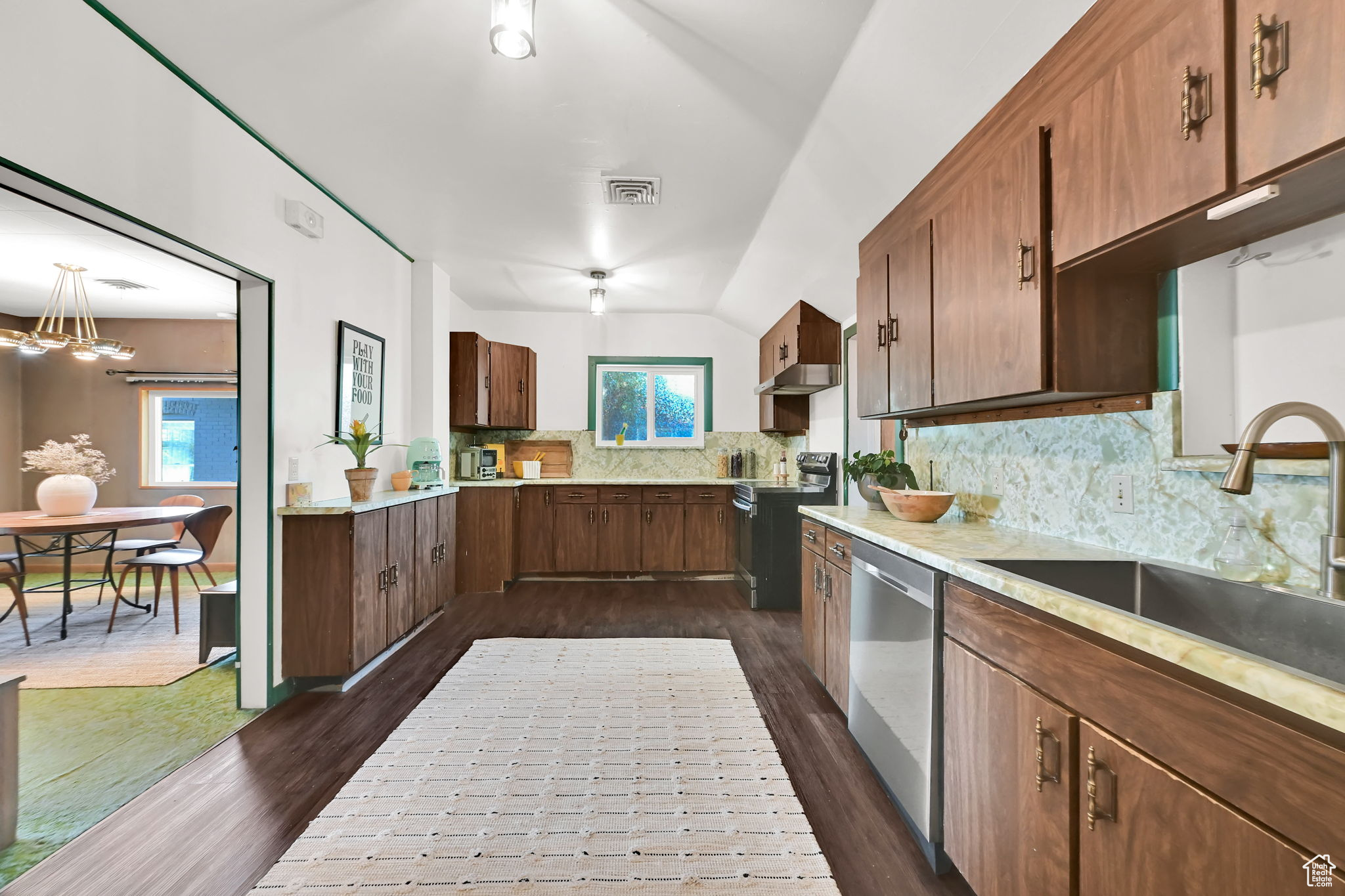 Salt Lake City, Utah, 84103, United States, 3 Bedrooms Bedrooms, ,2 BathroomsBathrooms,Residential,For Sale,1925078