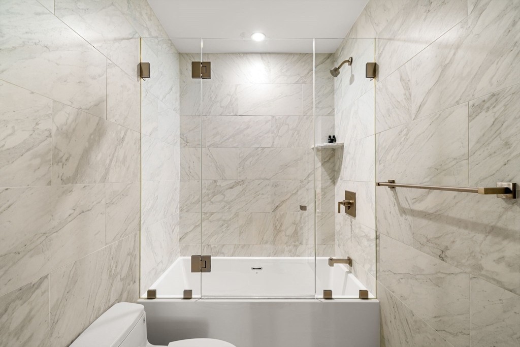 Boston, Massachusetts, 02127, United States, 2 Bedrooms Bedrooms, ,2 BathroomsBathrooms,Residential,For Sale,1999674