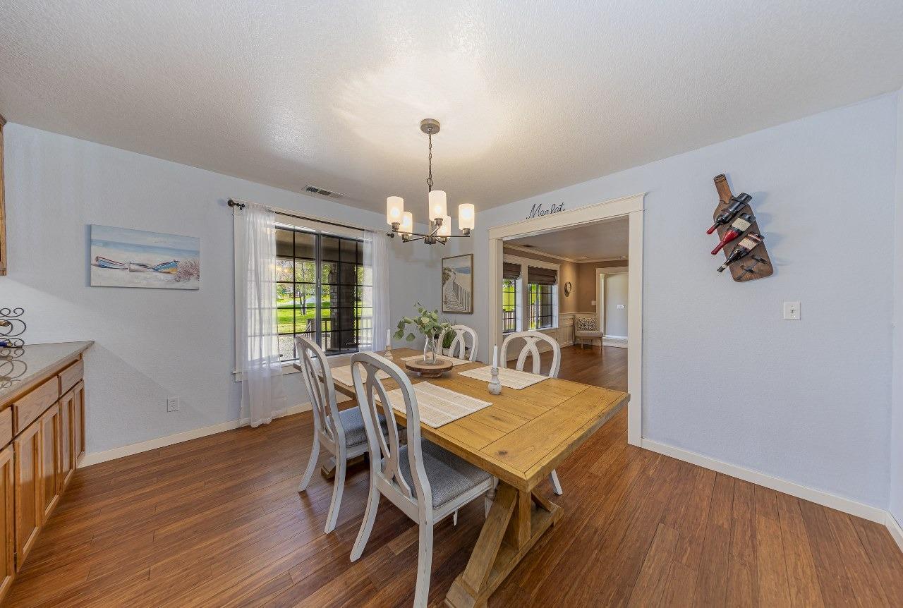 Oakhurst, California, 93644, United States, 3 Bedrooms Bedrooms, ,3 BathroomsBathrooms,Residential,For Sale,1977364