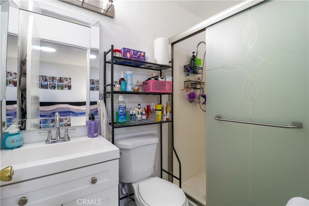 Tarzana, California, 91356, United States, 3 Bedrooms Bedrooms, ,2 BathroomsBathrooms,Residential,For Sale,1892794