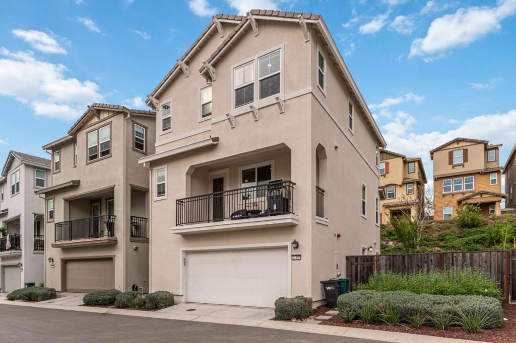 Hayward, California, 94541, United States, 3 Bedrooms Bedrooms, ,4 BathroomsBathrooms,Residential,For Sale,2032197