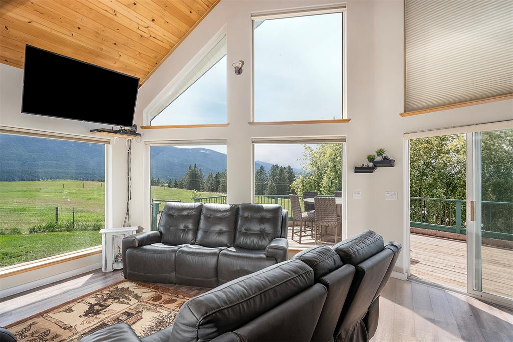 Polson, Montana, 59860, United States, 3 Bedrooms Bedrooms, ,3 BathroomsBathrooms,Residential,For Sale,1888121