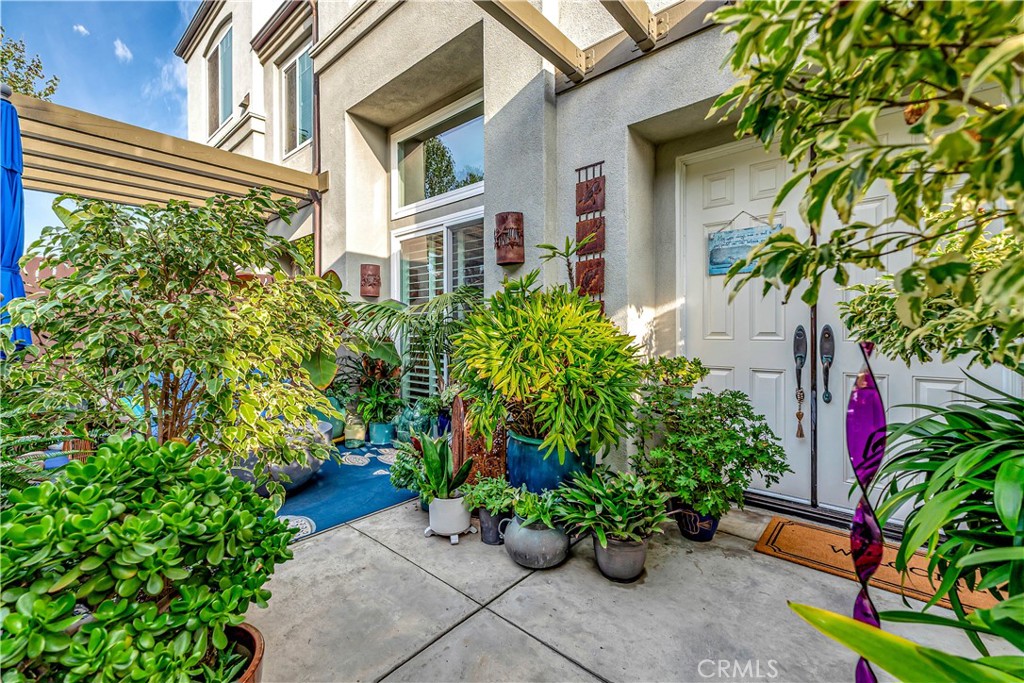 Huntington Beach, California, 92648, United States, 2 Bedrooms Bedrooms, ,3 BathroomsBathrooms,Residential,For Sale,1992033