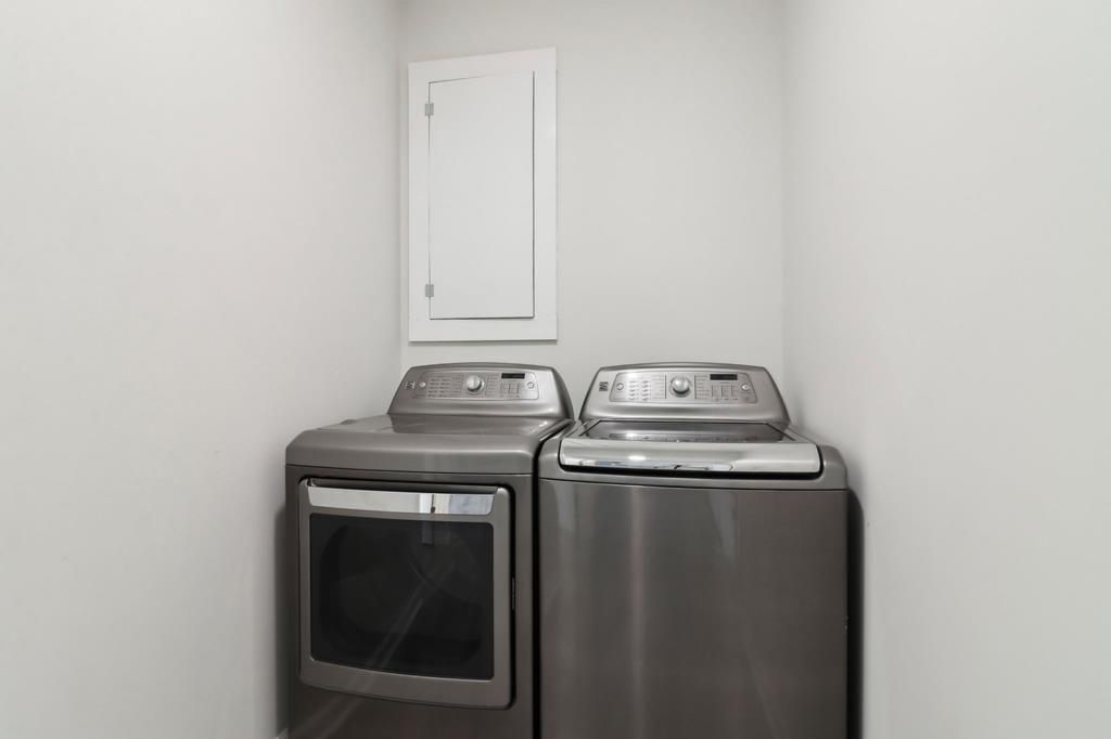 Woodstock, Georgia, 30188, United States, 5 Bedrooms Bedrooms, ,3 BathroomsBathrooms,Residential,For Sale,1979704