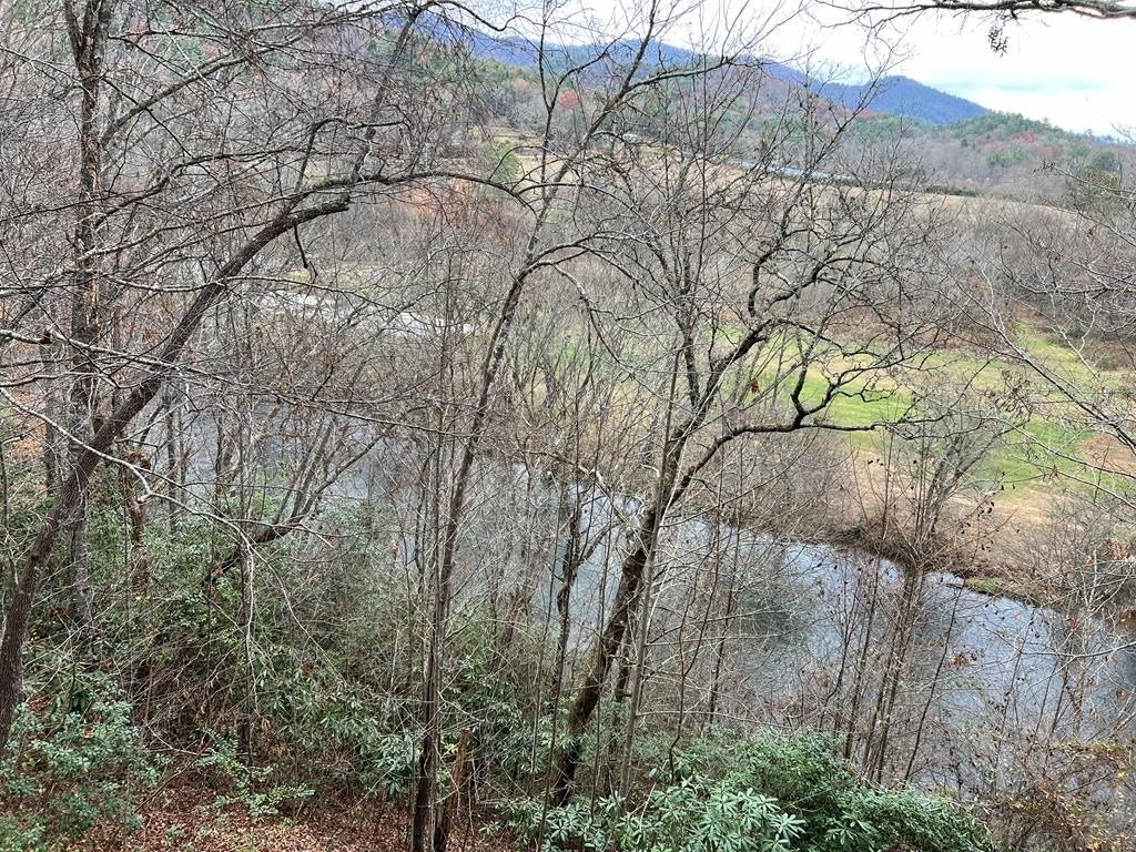 Hayesville, North Carolina, 28904, United States, 5 Bedrooms Bedrooms, ,4 BathroomsBathrooms,Residential,For Sale,1936874