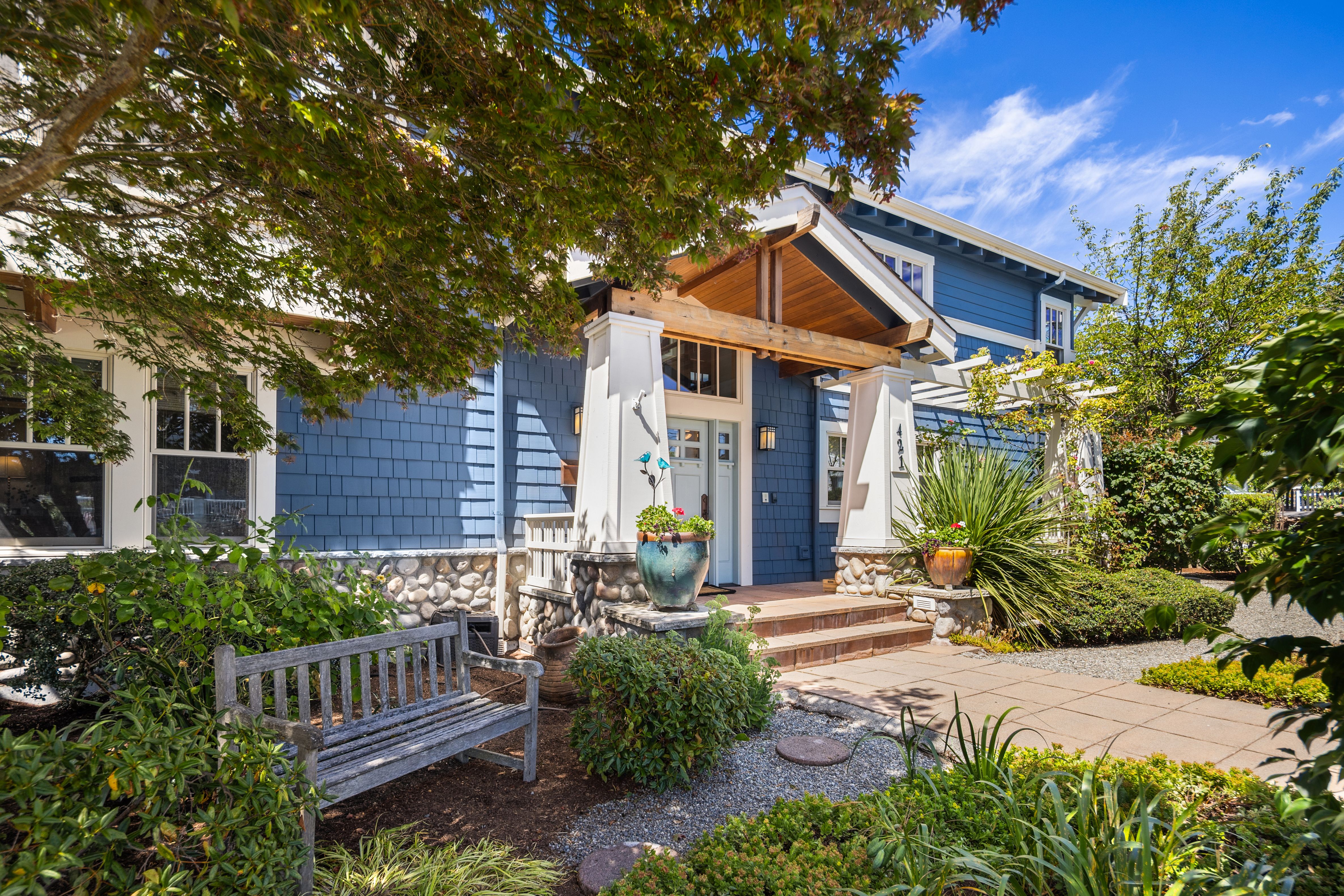  421 2nd St W, Kirkland, WA 98033 - 物件實景