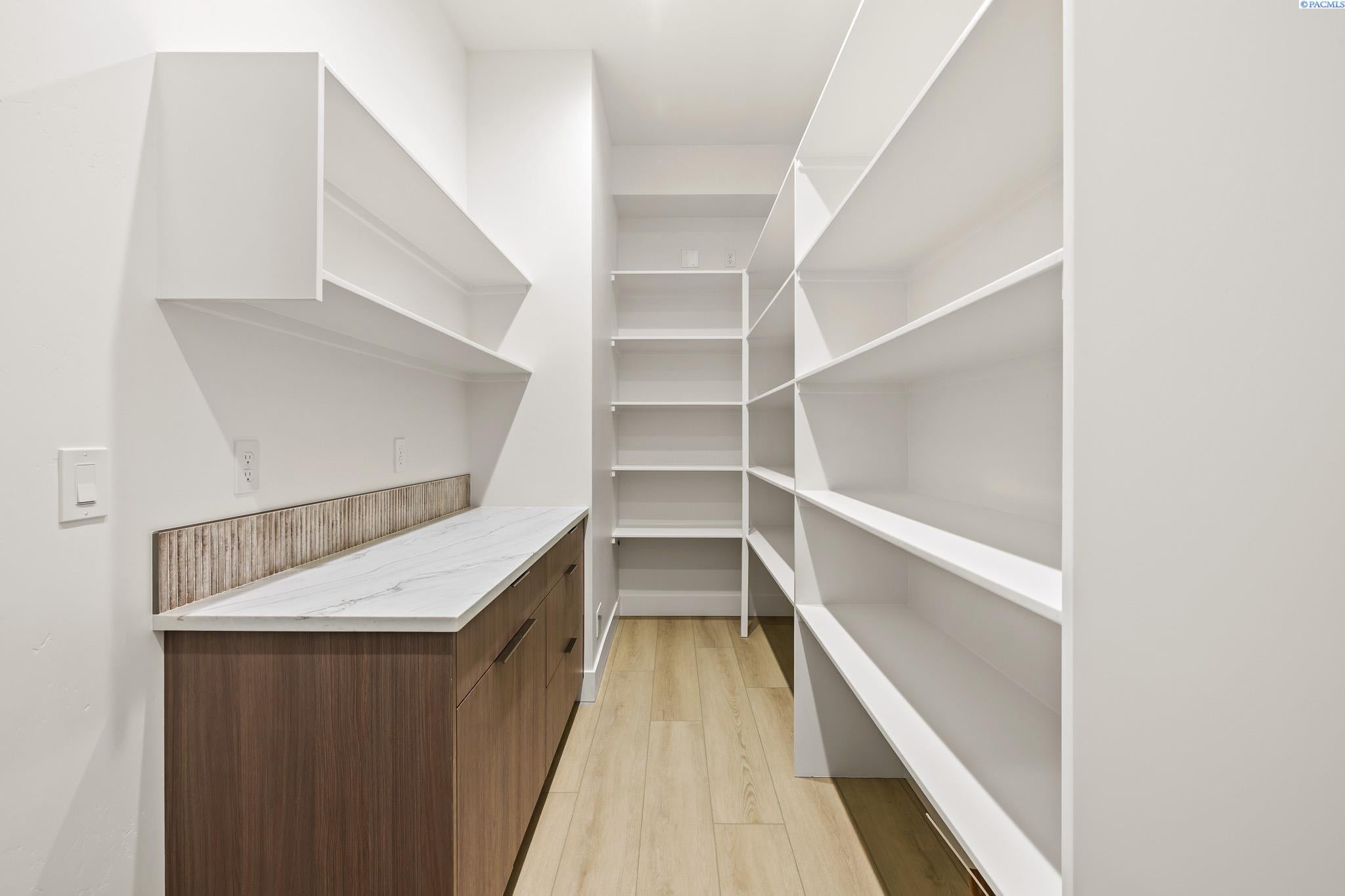 Richland, Washington, 99352, United States, 4 Bedrooms Bedrooms, ,2 BathroomsBathrooms,Residential,For Sale,2000118