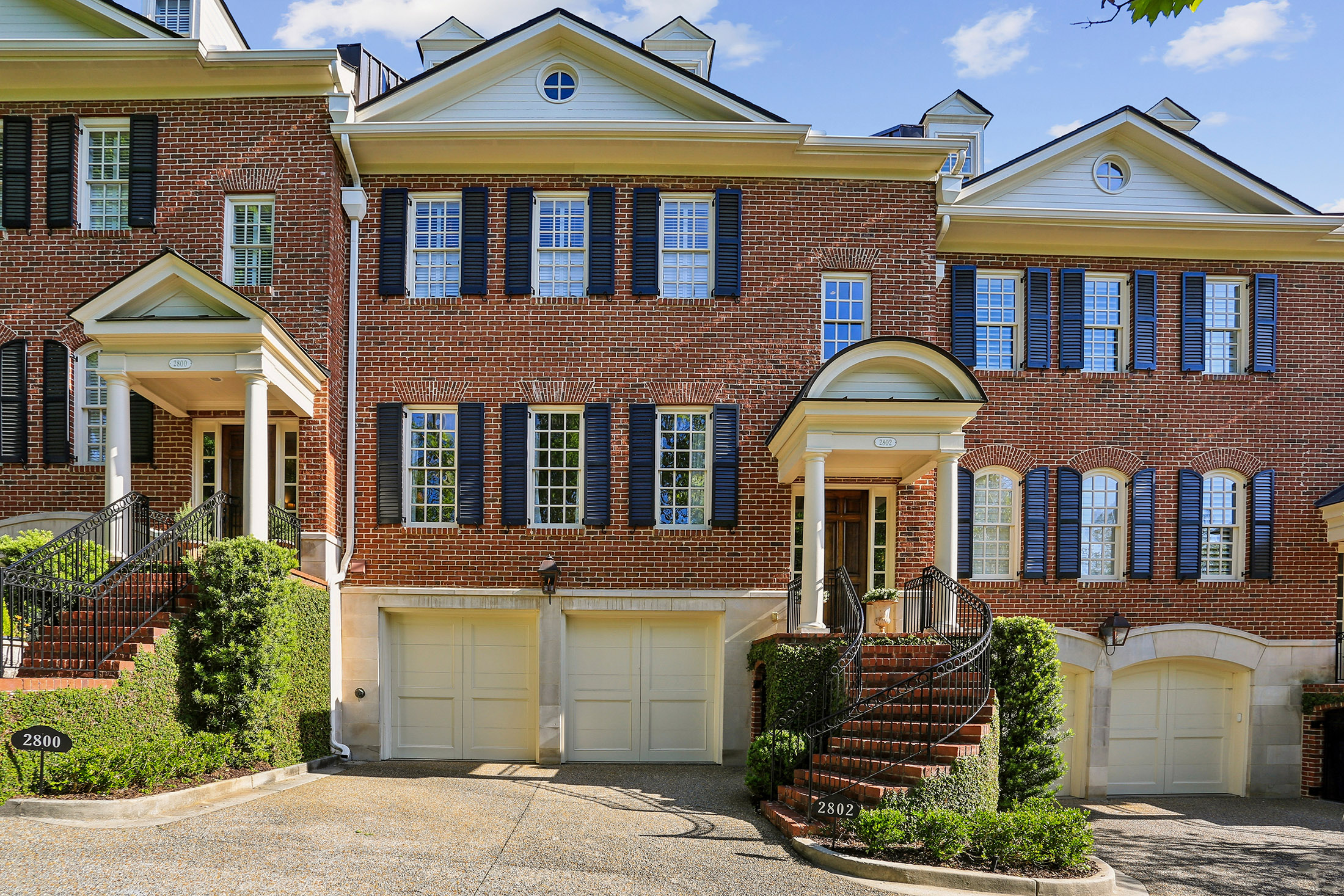  Exceptional Garden Hills Townhome Combines Luxury, Location and Lifestyle - 物件實景