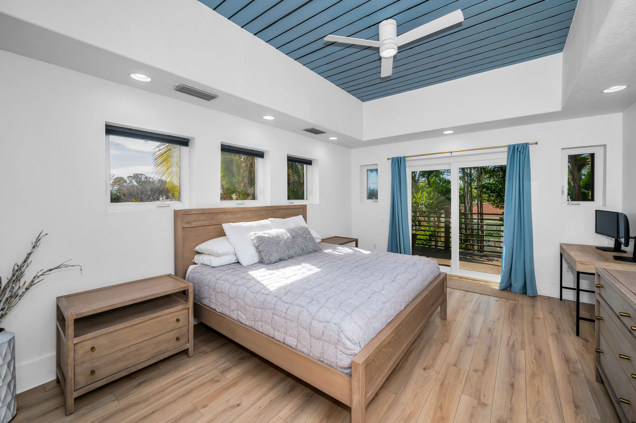 Treasure Island, Florida, 33706, United States, 3 Bedrooms Bedrooms, ,3 BathroomsBathrooms,Residential,For Sale,1996419