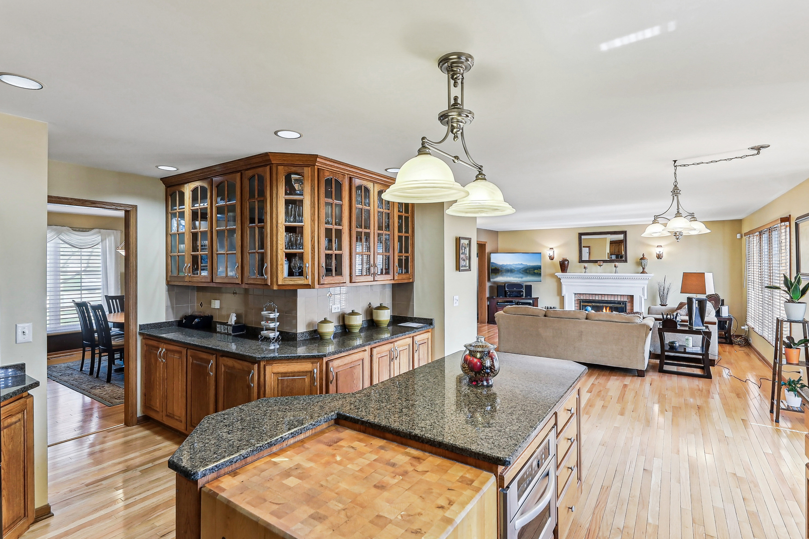 Orland Park, Illinois, 60467, United States, 5 Bedrooms Bedrooms, ,4 BathroomsBathrooms,Residential,For Sale,1784199