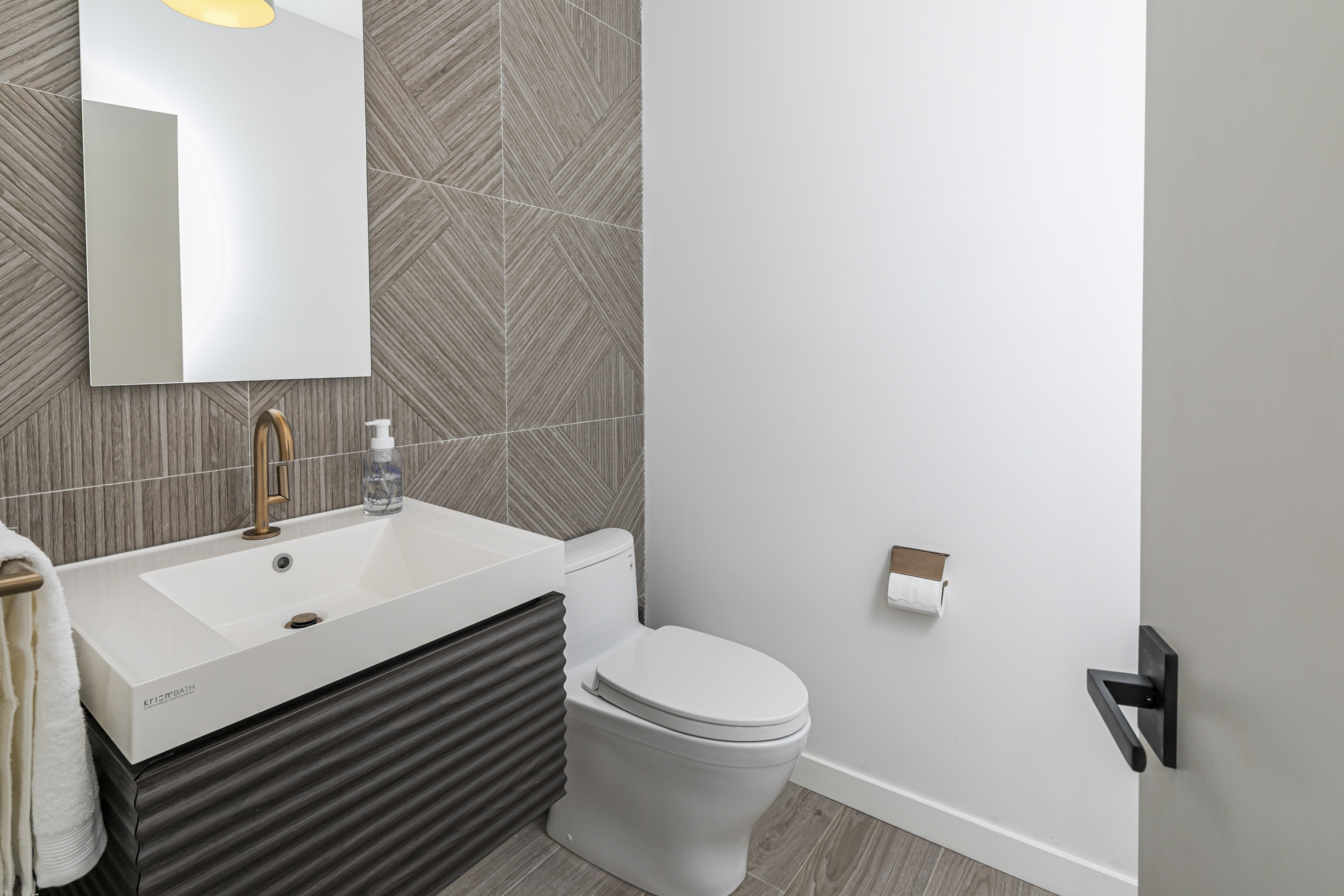  Modern Luxury Living Steps From Downtown - 物件實景